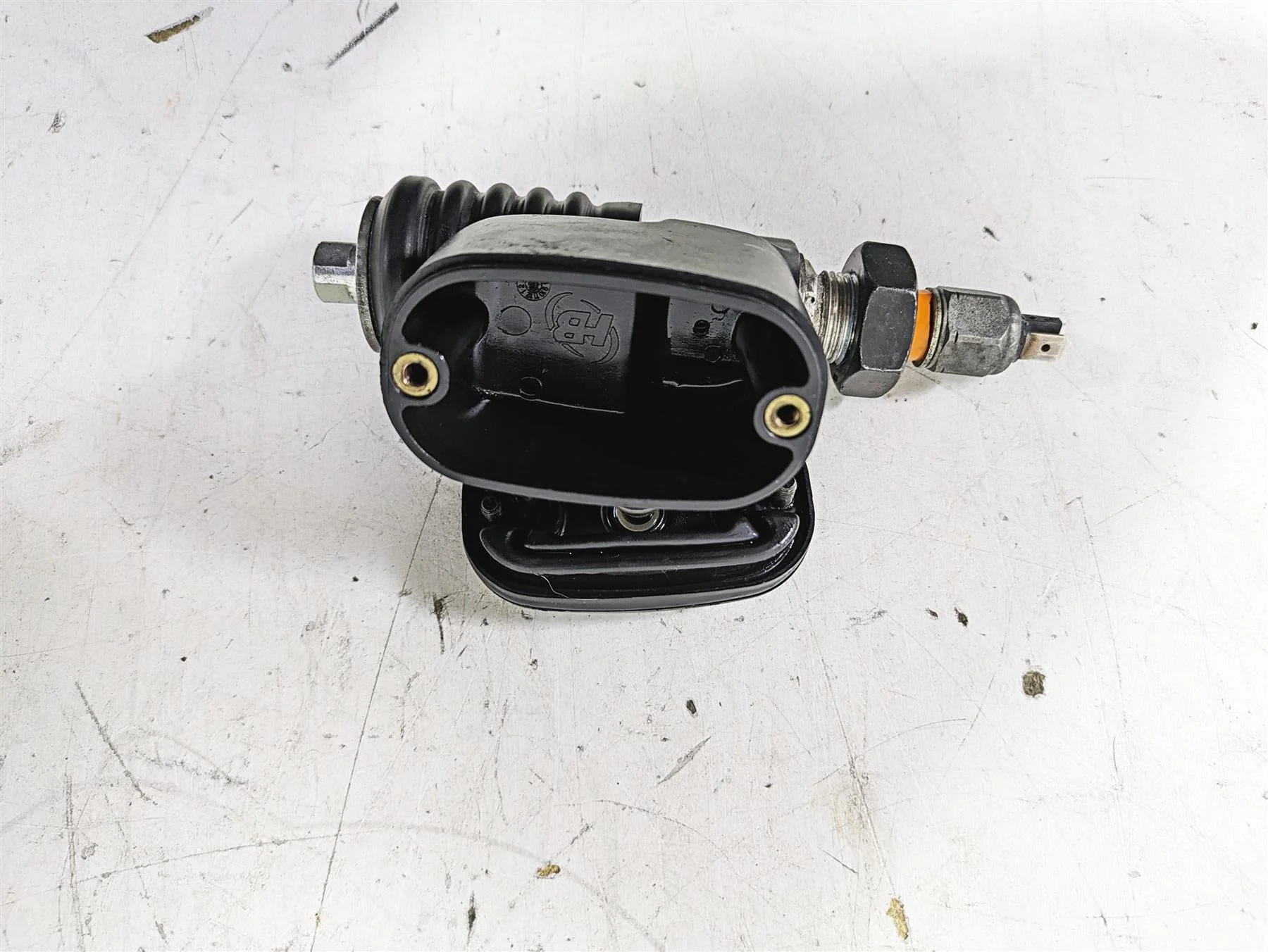 2013 Harley FXDWG Dyna Wide Glide Rear Brake Master Cylinder 42474-06C - Image 12