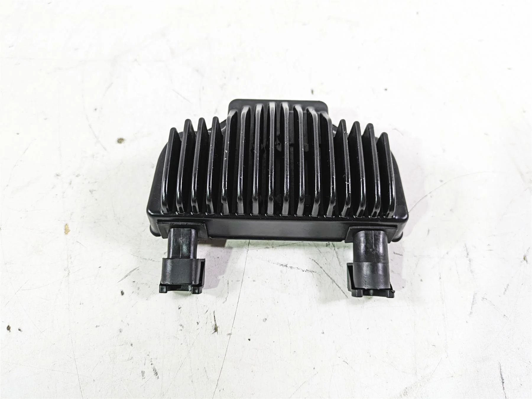 2013 Harley FXDWG Dyna Wide Glide Rectifier Voltage Regulator 74631-08A