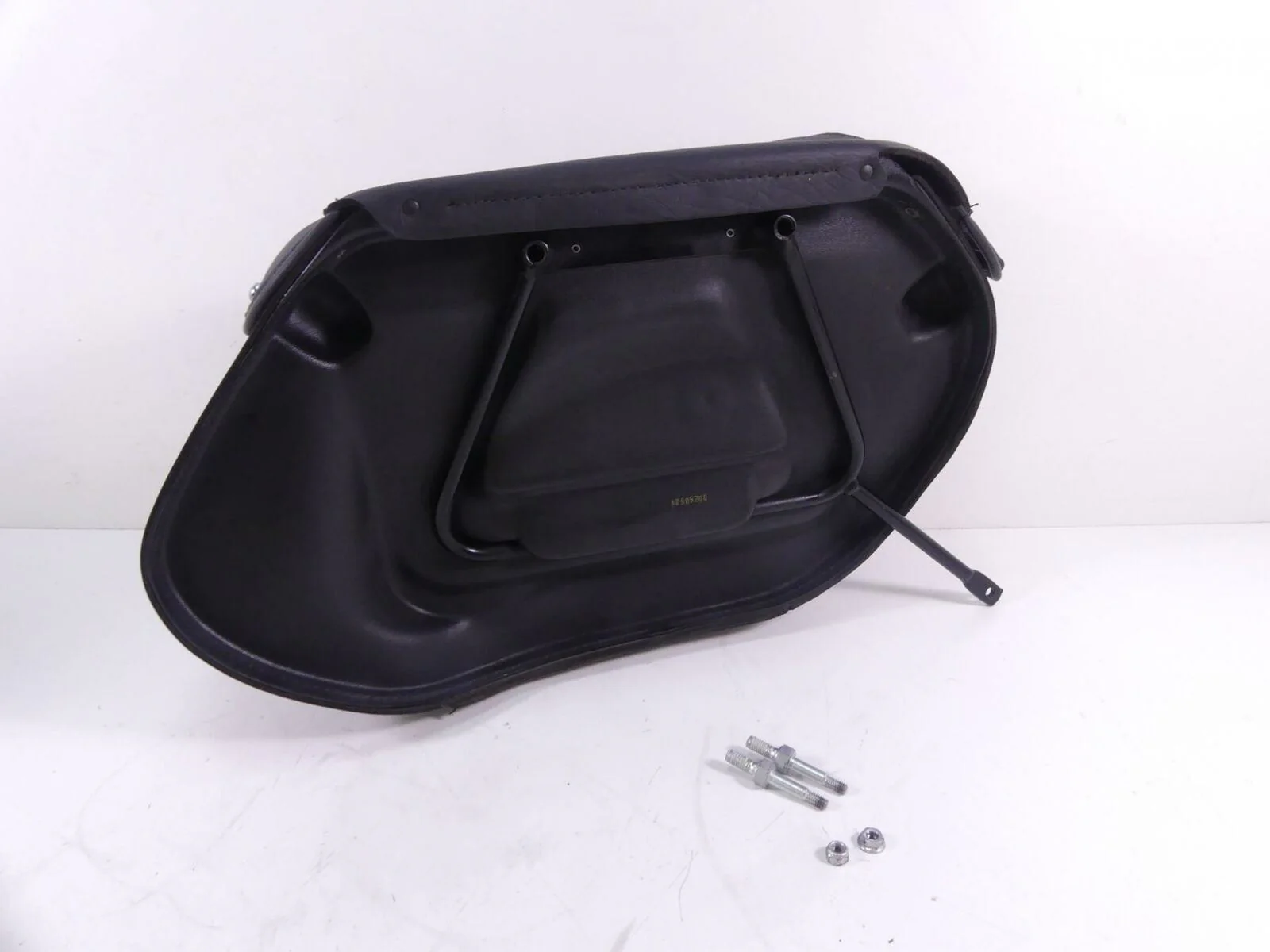 2013 Harley Softail FLSTC Heritage Classic Left Saddlebag & Mount 90476-09 - Image 10
