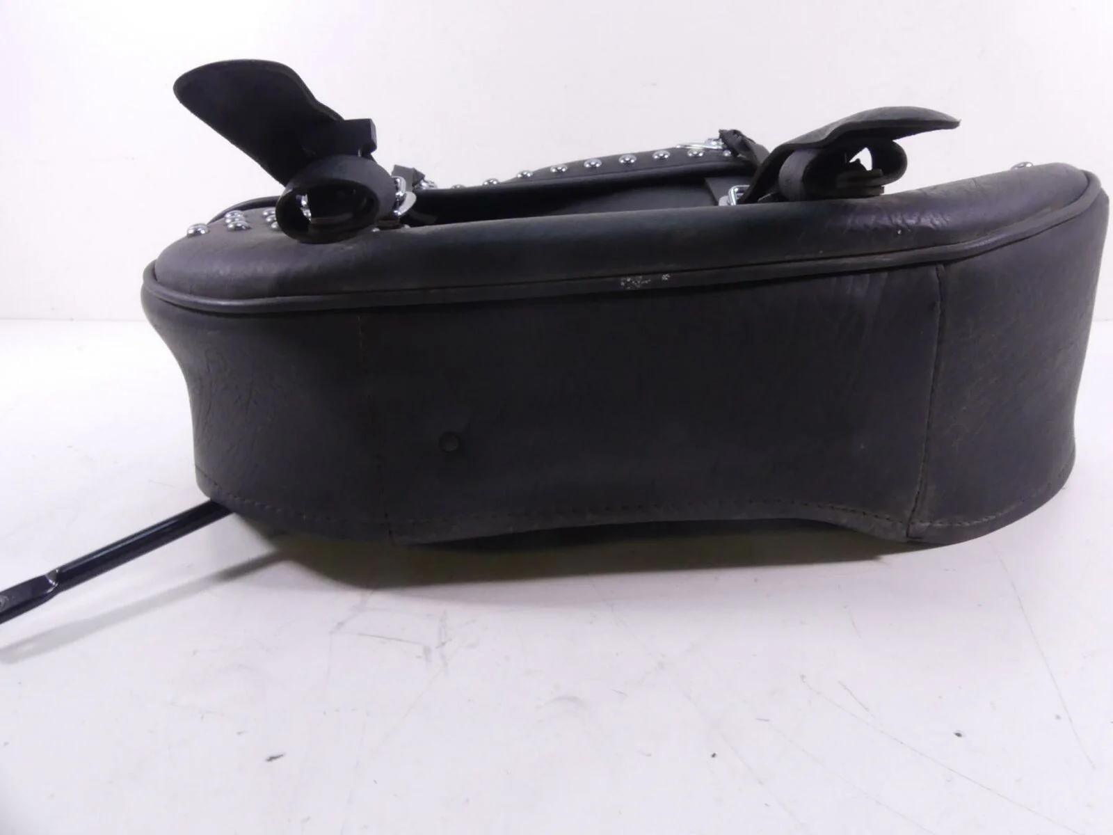 2013 Harley Softail FLSTC Heritage Classic Left Saddlebag & Mount 90476-09 - Image 7