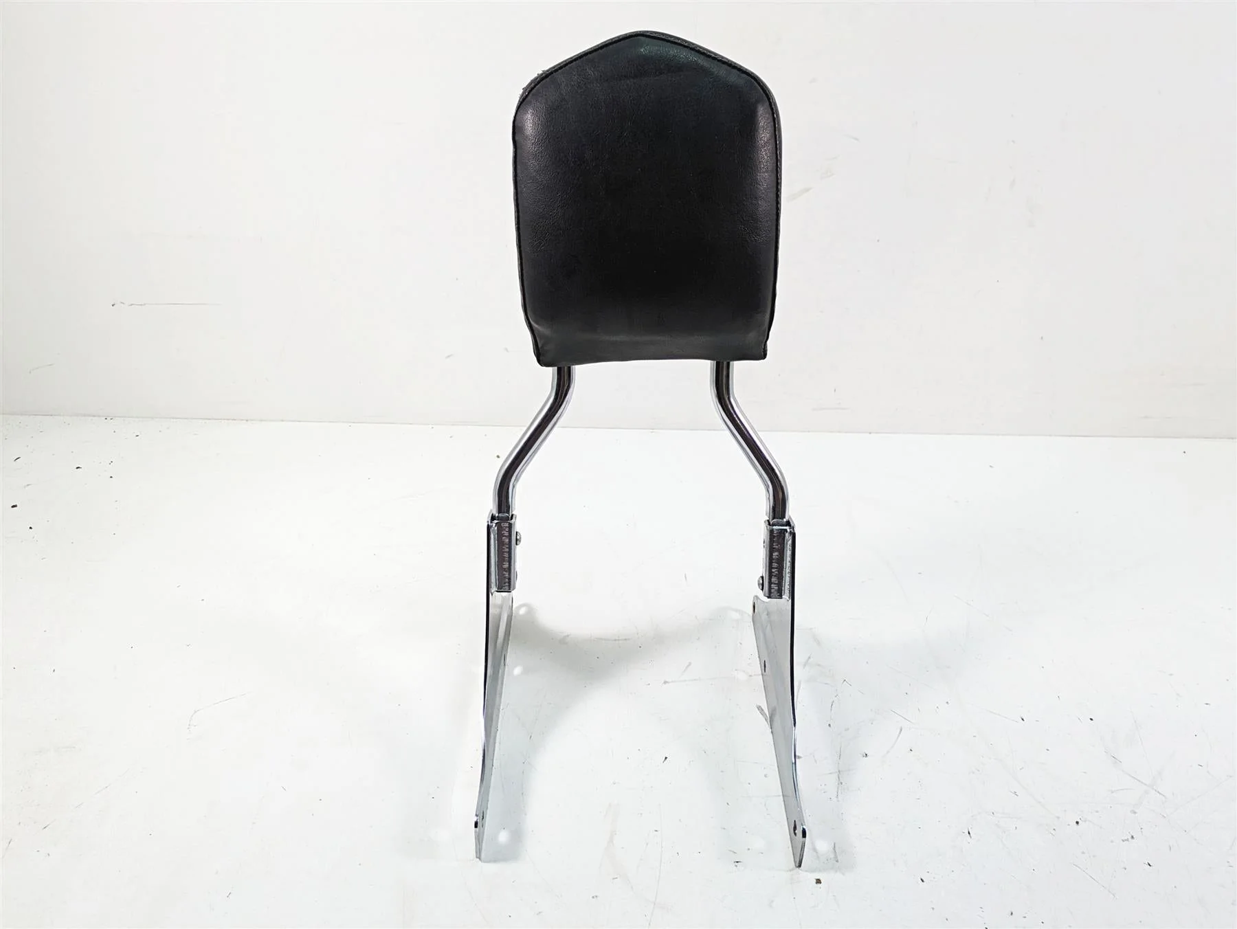 2013 Harley Softail FLSTC Heritage Classic Rear Backrest Sissy Bar Read 52731-00 - Image 2