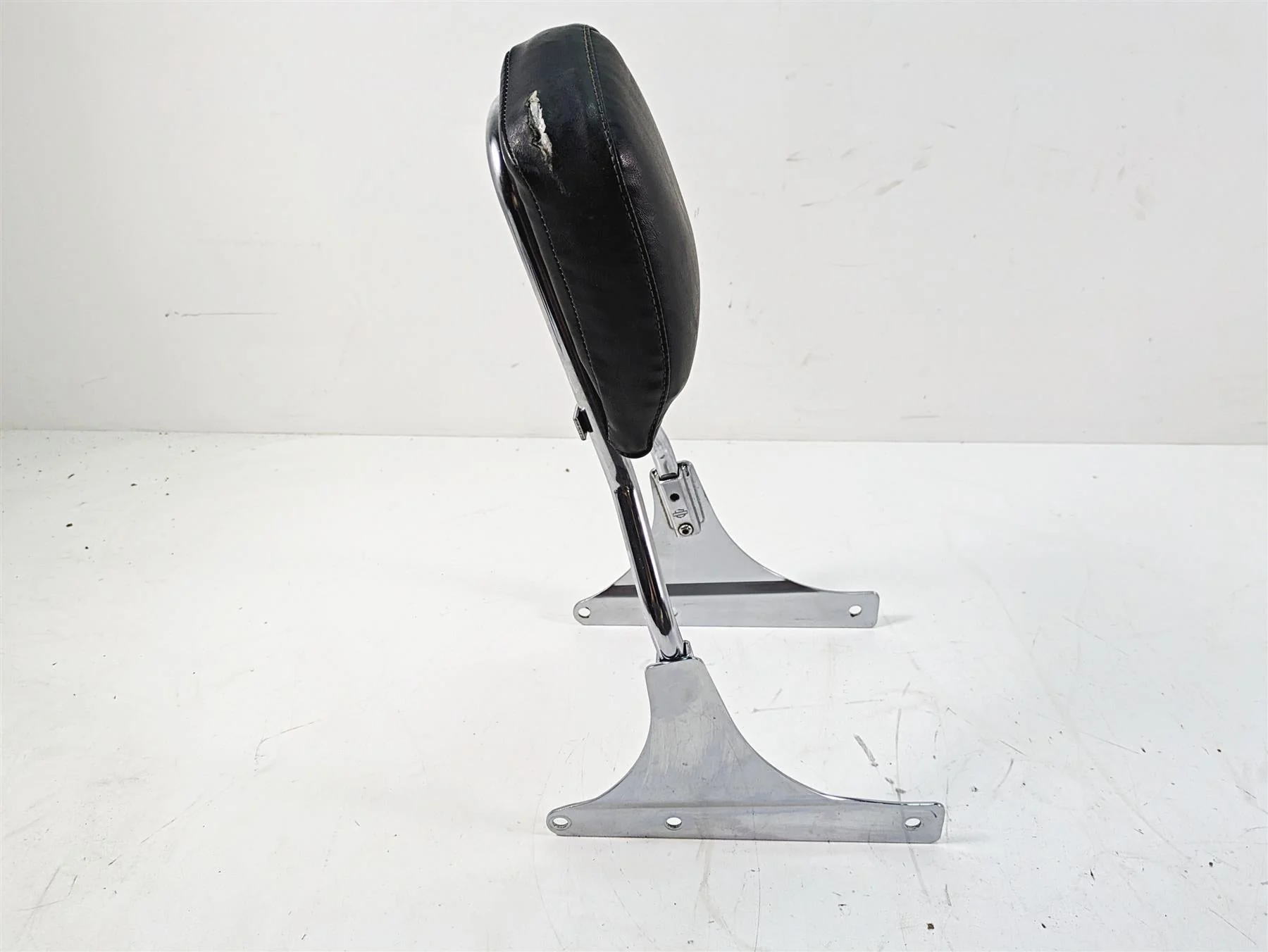 2013 Harley Softail FLSTC Heritage Classic Rear Backrest Sissy Bar Read 52731-00 - Image 4