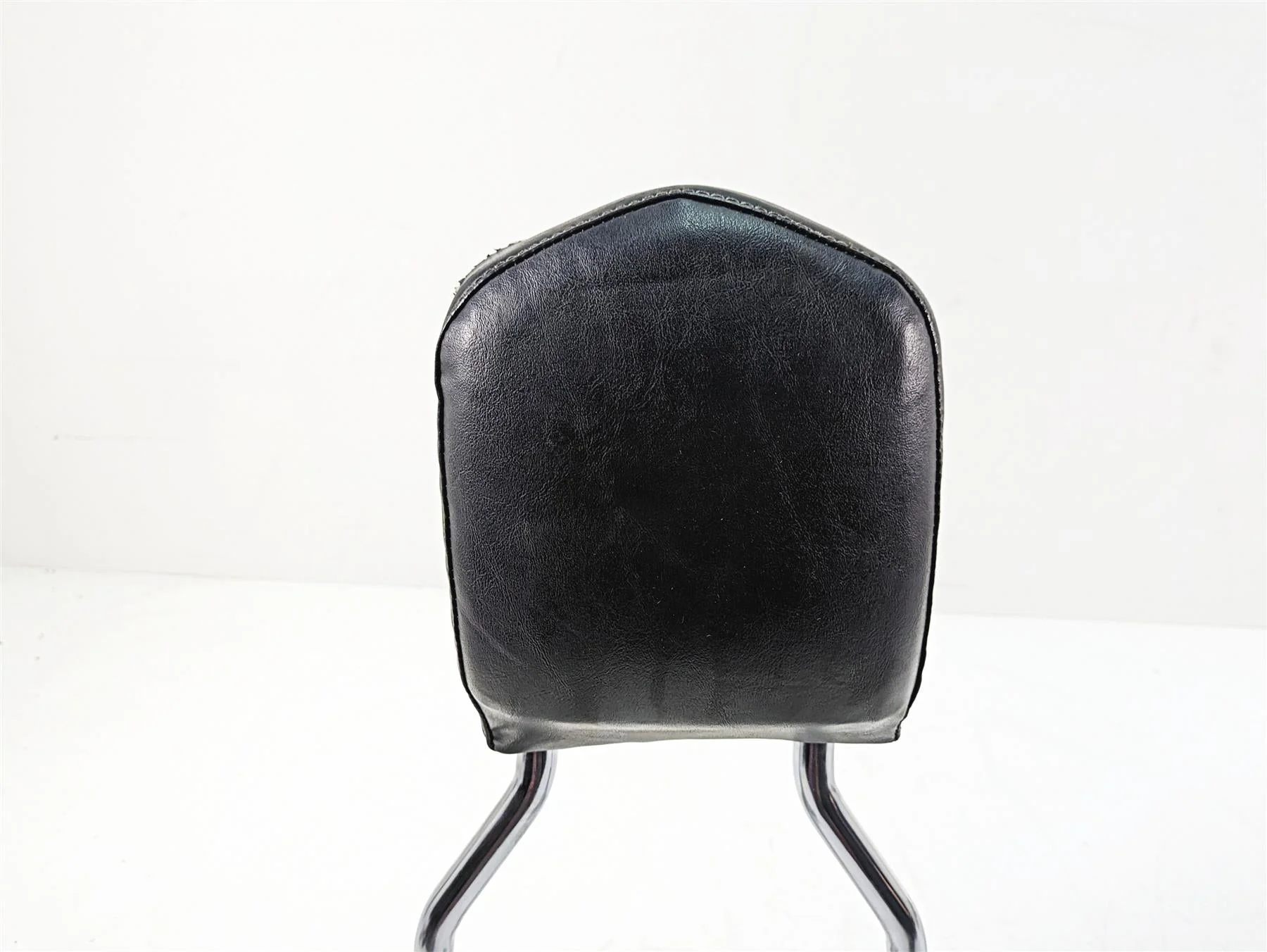 2013 Harley Softail FLSTC Heritage Classic Rear Backrest Sissy Bar Read 52731-00 - Image 5