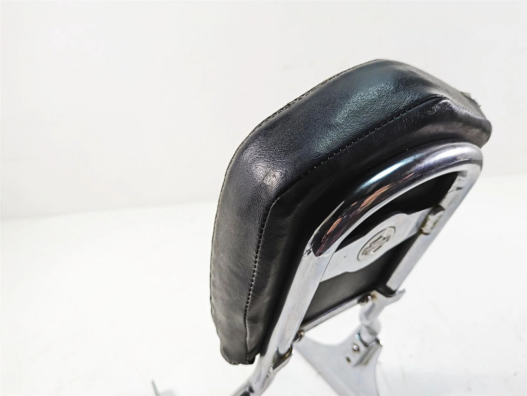 2013 Harley Softail FLSTC Heritage Classic Rear Backrest Sissy Bar Read 52731-00 - Image 9