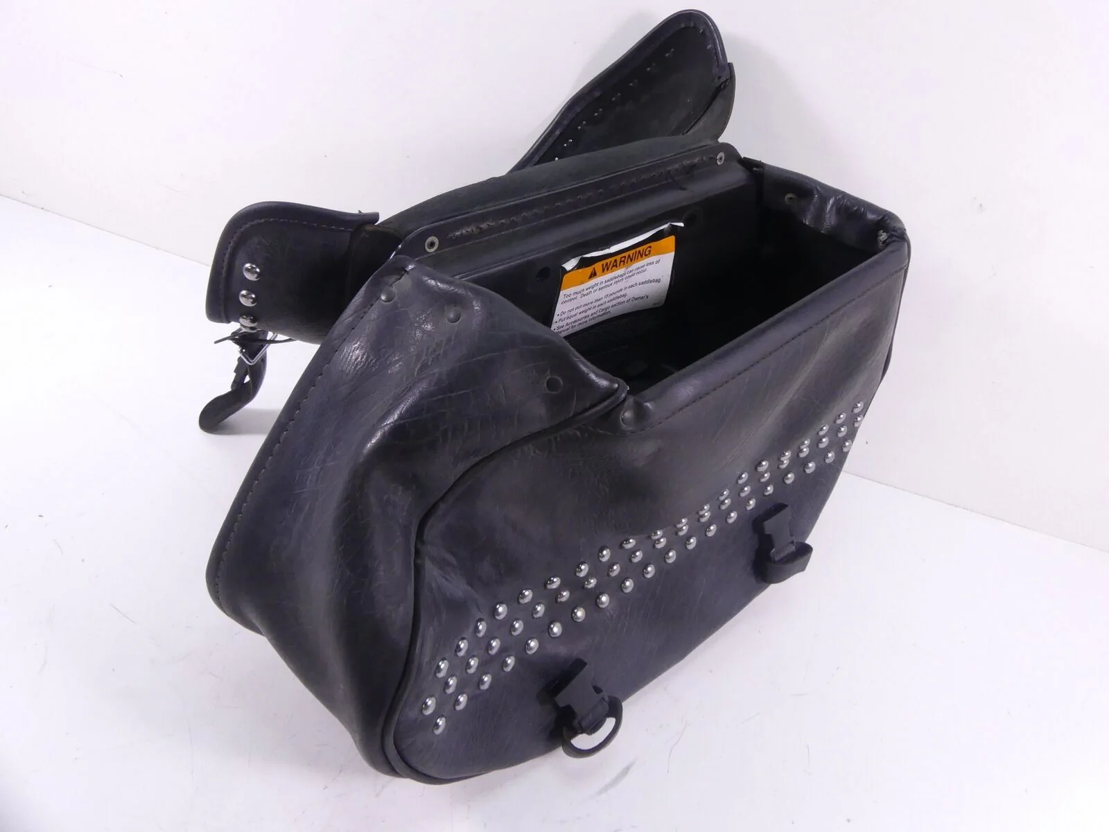 2013 Harley Softail FLSTC Heritage Classic Right Saddlebag & Mount 90477-09 - Image 5