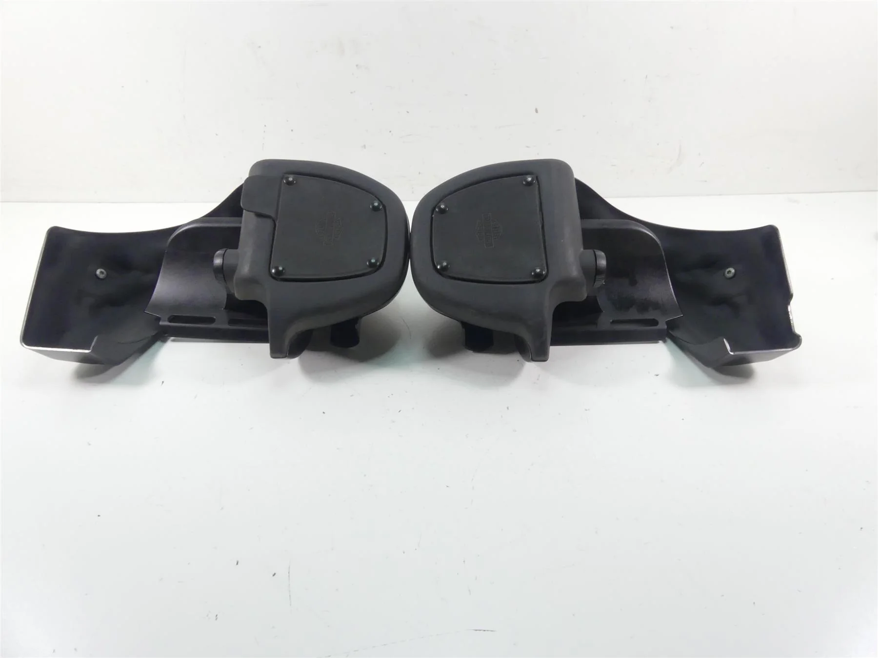 2013 Harley Touring FLHTK Electra Glide Lower Leg Fairing Set 58816-05 58817-05 - Image 2