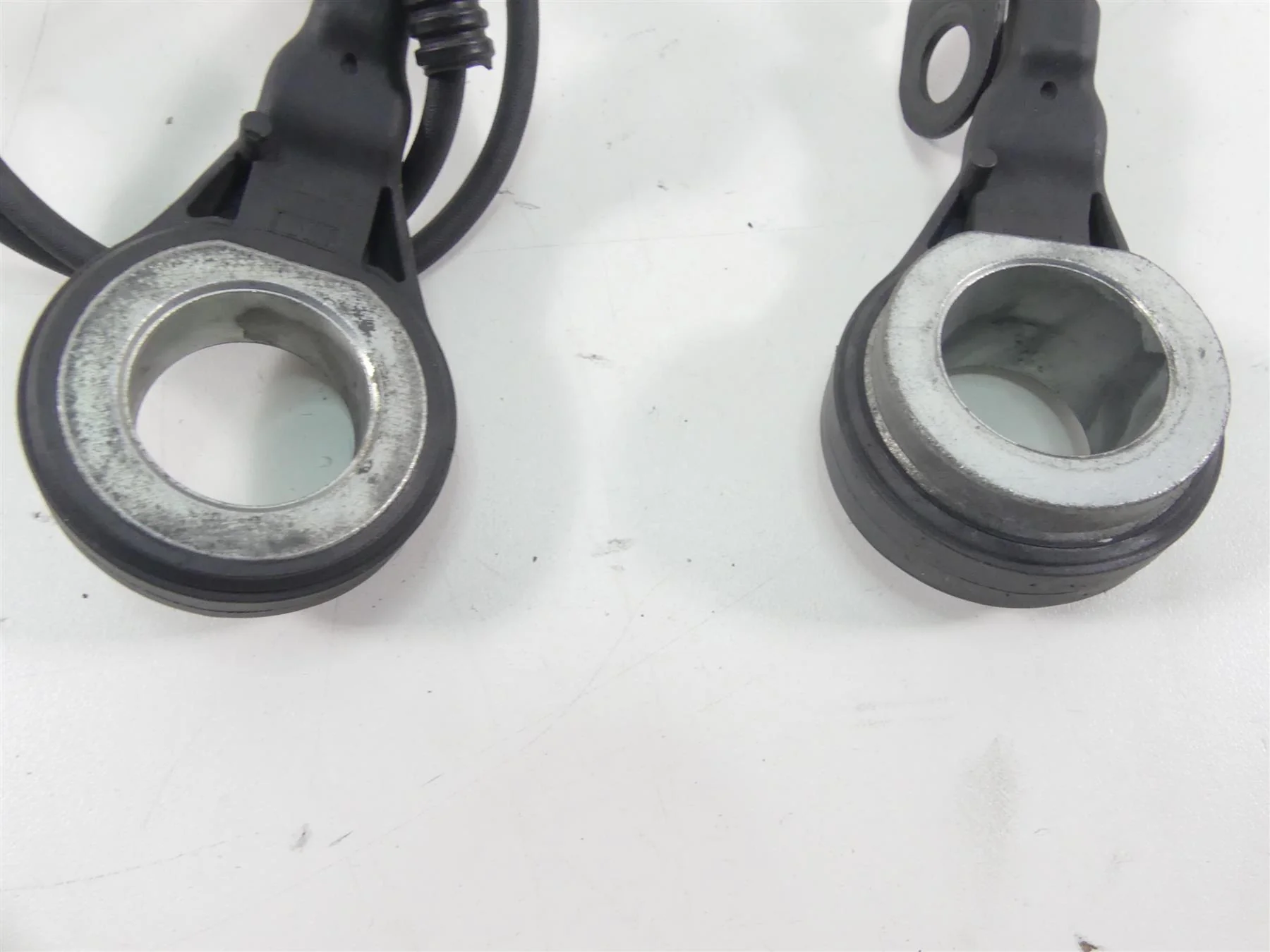 2013 Harley Touring FLHTP Electra Glide Abs Brake Wheel Speed Sensors 40615-08 - Image 6