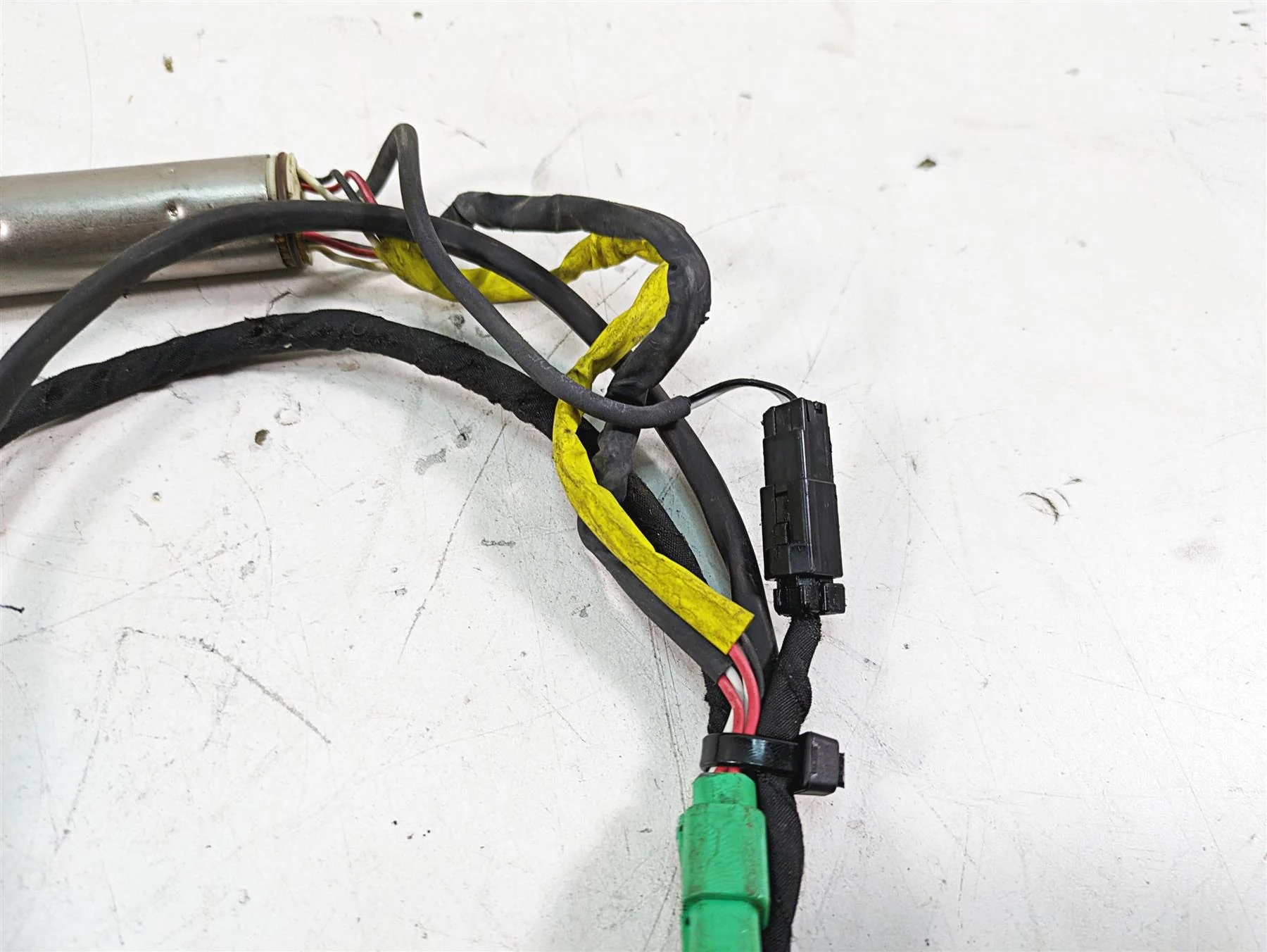 2013 Harley Touring FLHX Street Glide Fly Ride By Wire Sensor - Read 32305-08B - Image 3