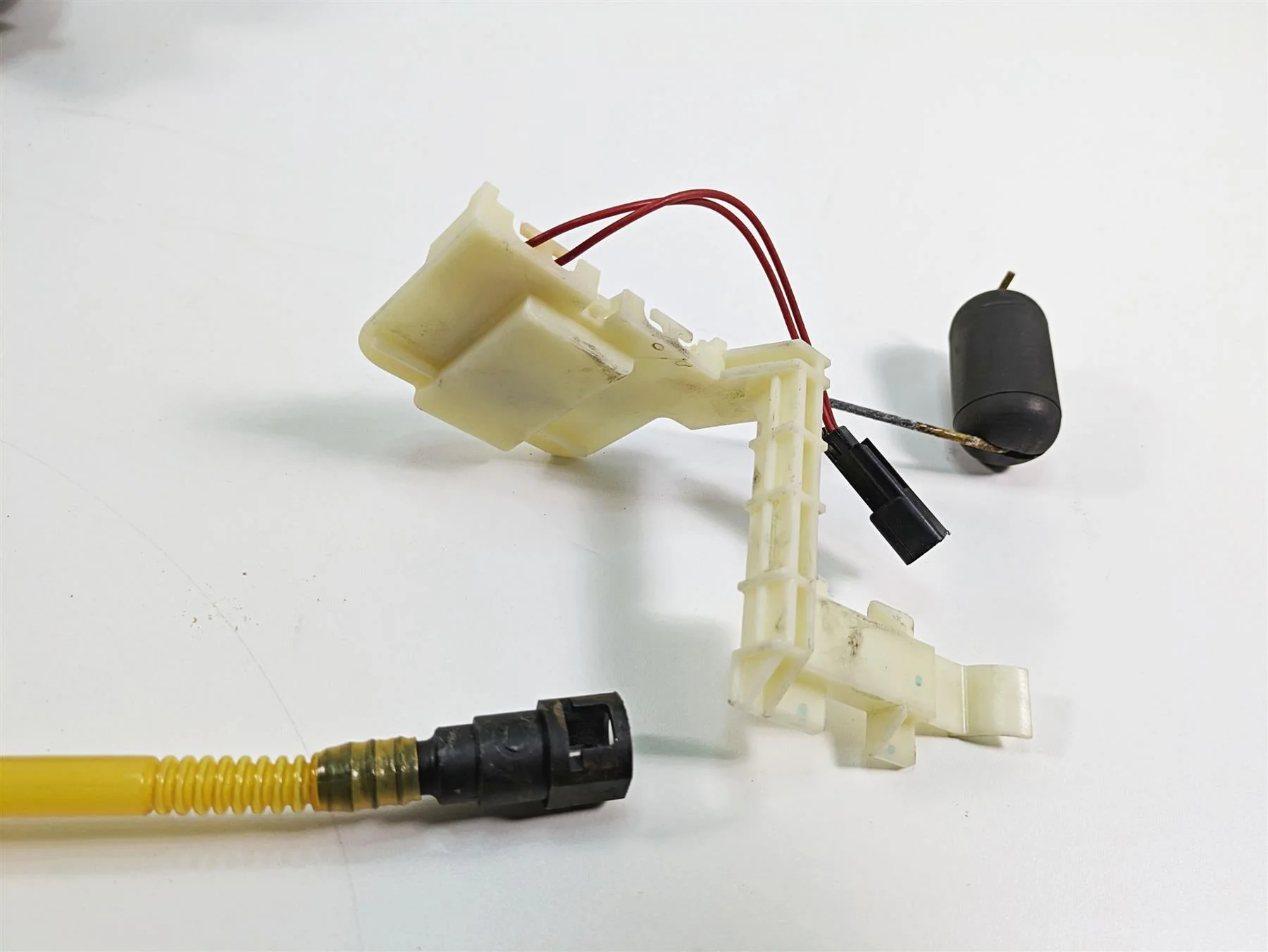 2013 Harley Touring FLHX Street Glide Fuel Gas Petrol Pump 62908-08 75069-08C - Image 3