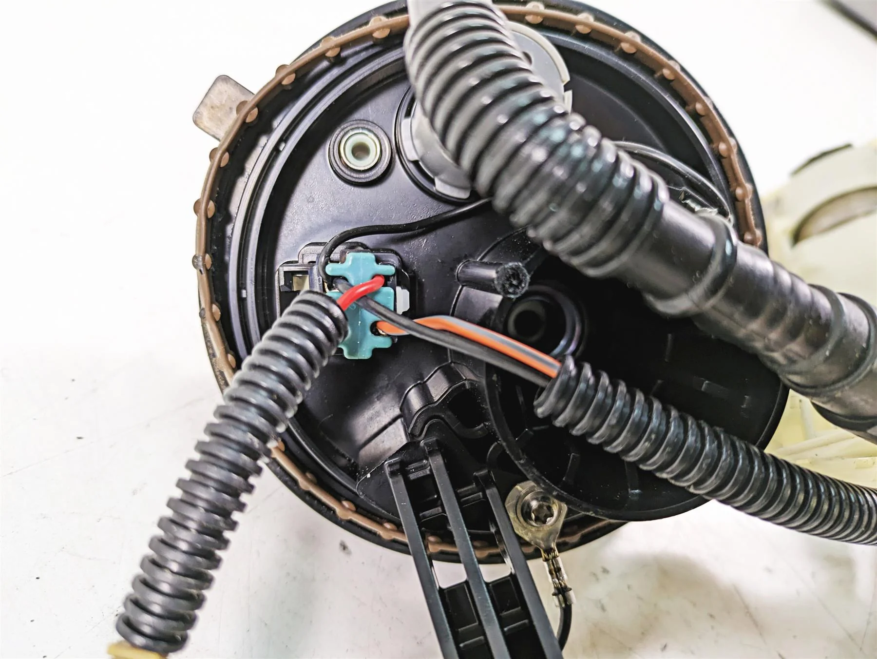2013 Harley Touring FLHX Street Glide Fuel Gas Petrol Pump - Tested 75069-08C - Image 9