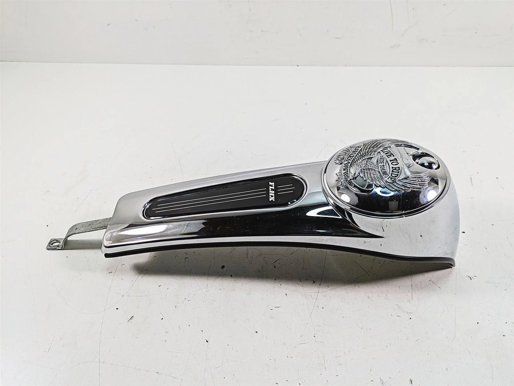2013 Harley Touring FLHX Street Glide Fuel Gas Tank Cover Dash 69214-08 - Image 3