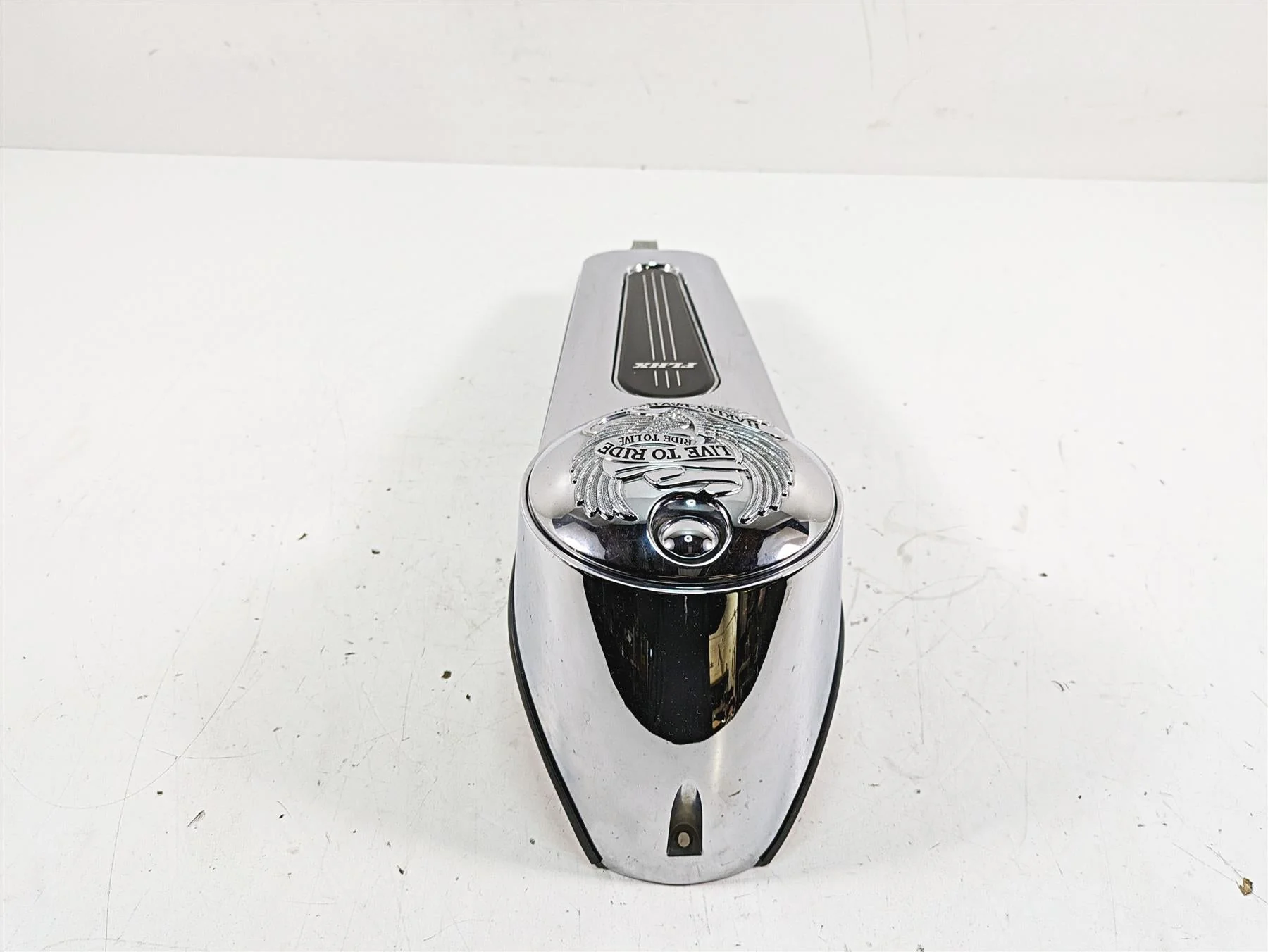2013 Harley Touring FLHX Street Glide Fuel Gas Tank Cover Dash 69214-08 - Image 4