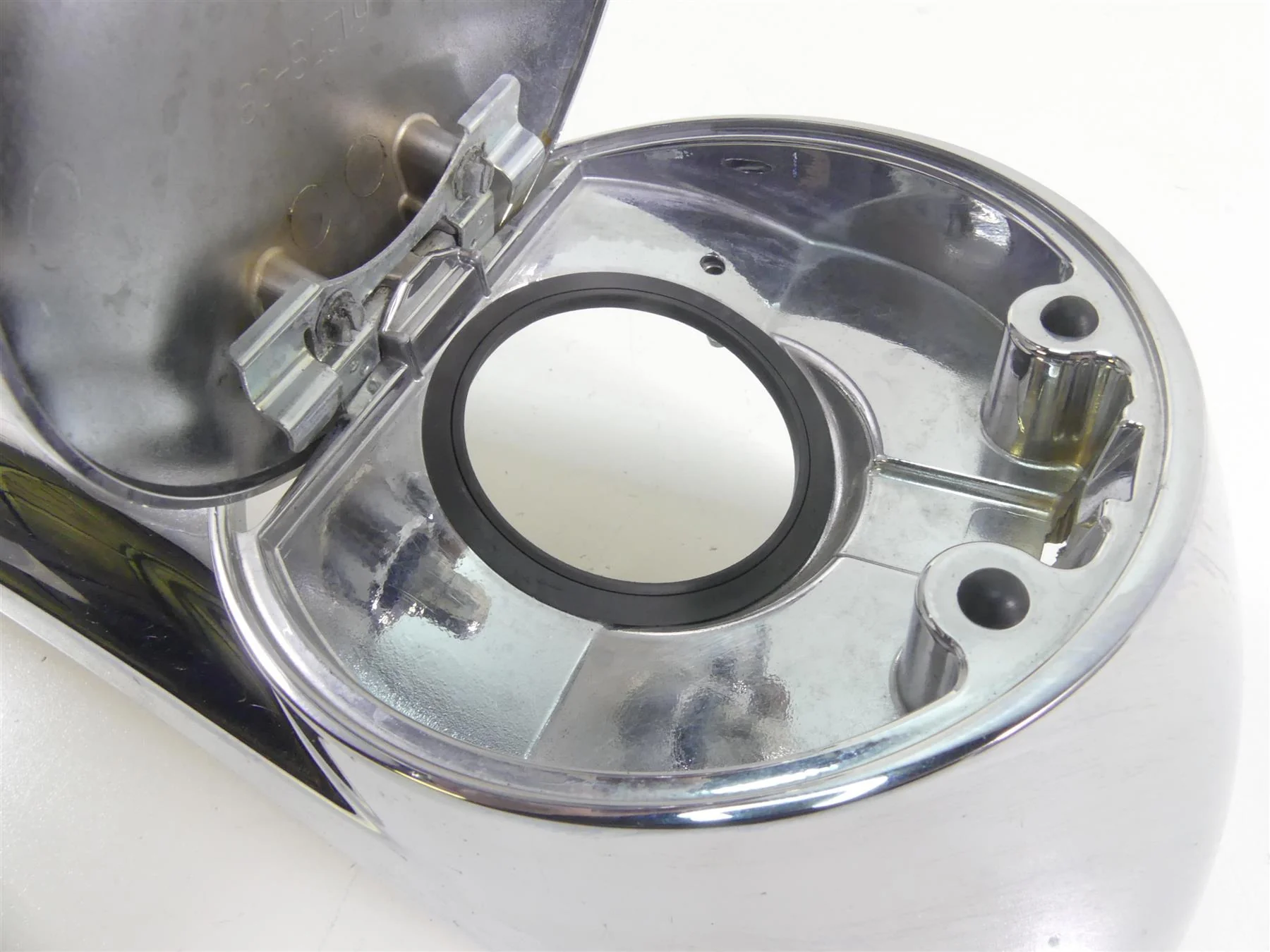 2013 Harley Touring FLHX Street Glide Fuel Gas Tank Cover Dash Console 69214-08 - Image 6