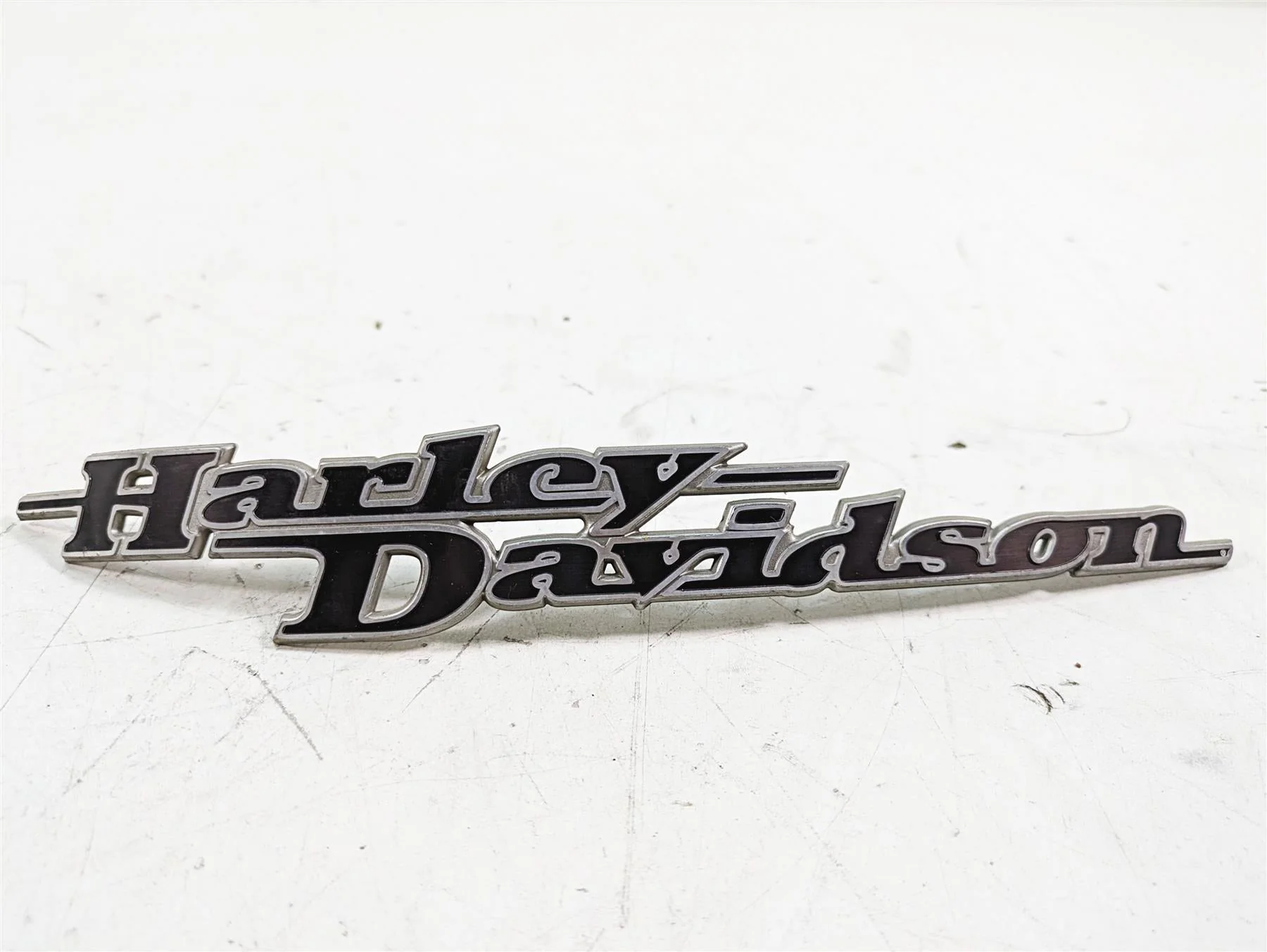 2013 Harley Touring FLHX Street Glide Fuel Tank Emblem Medallion Set 62435-11 - Image 10
