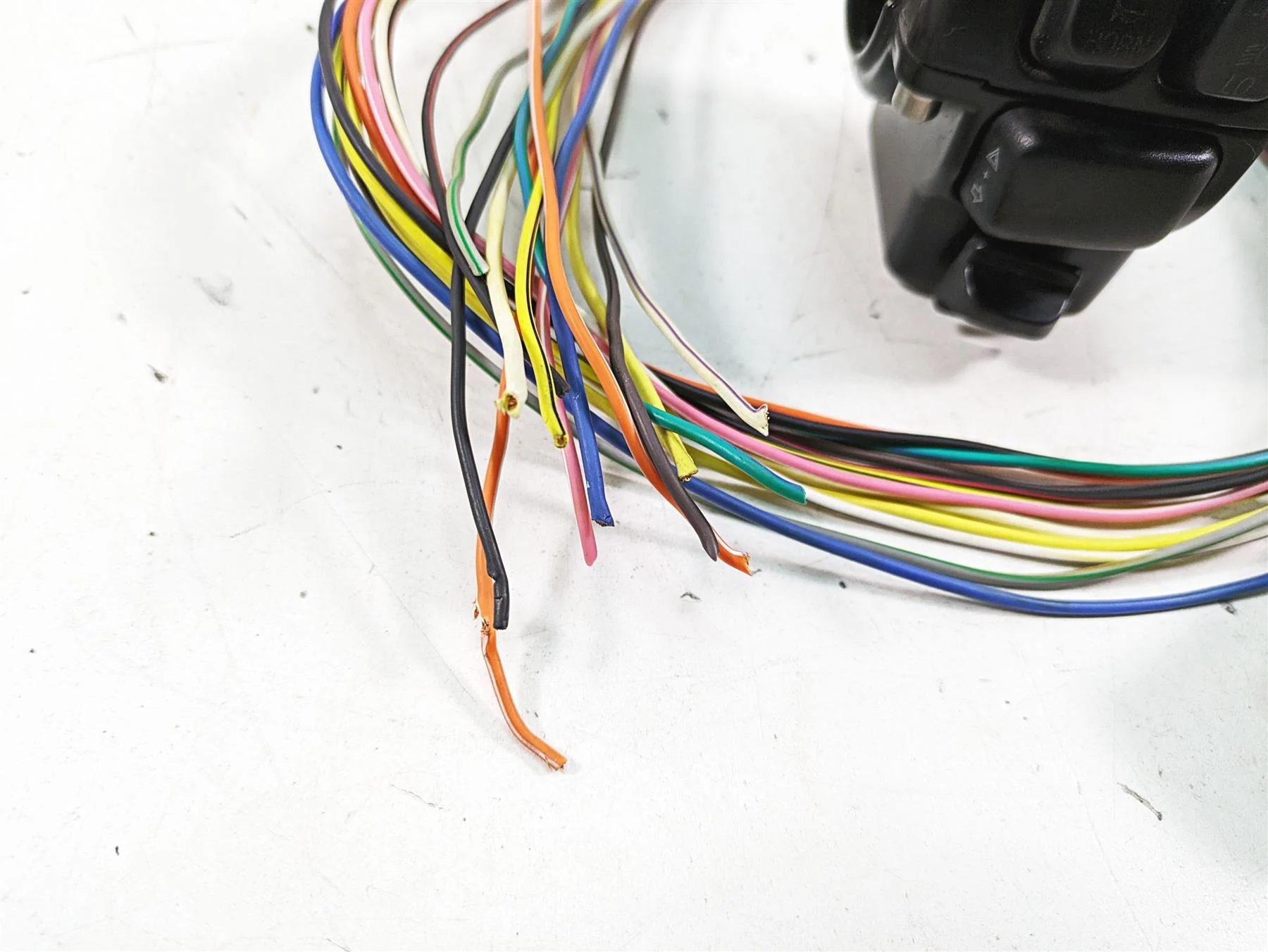 2013 Harley Touring FLHX Street Glide Left Hand Control Switch -Read 71682-06A - Image 12