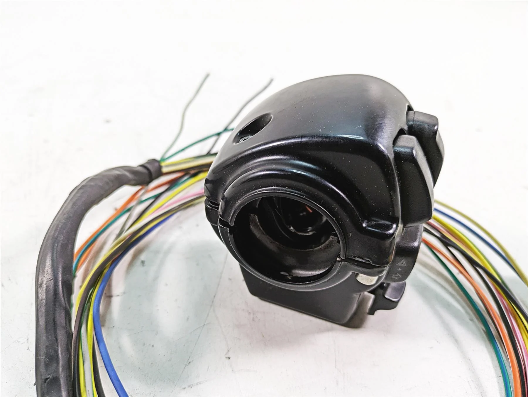 2013 Harley Touring FLHX Street Glide Left Hand Control Switch -Read 71682-06A - Image 7