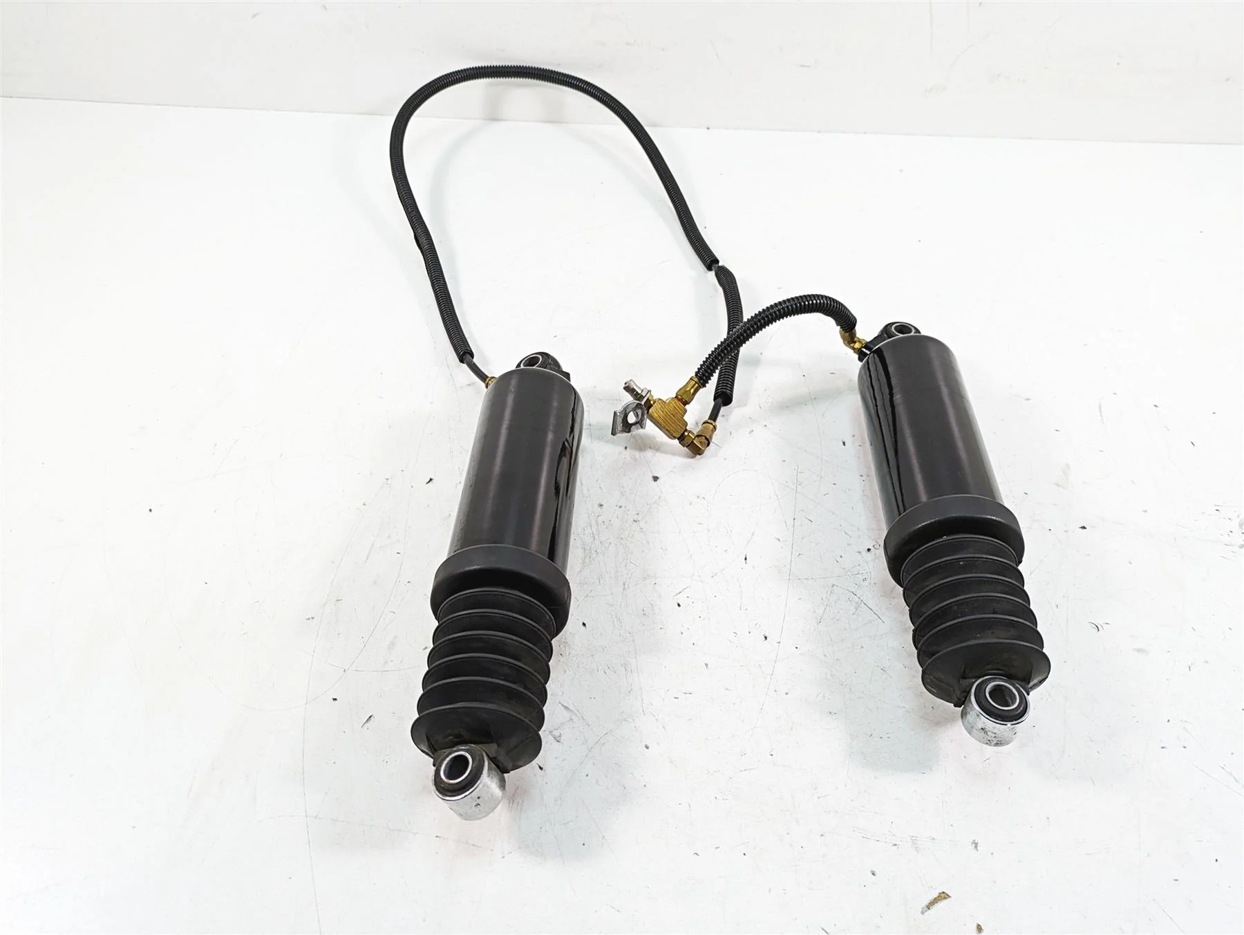 2013 Harley Touring FLHX Street Glide Rear Air Ride Shock Damper Set 54662-09