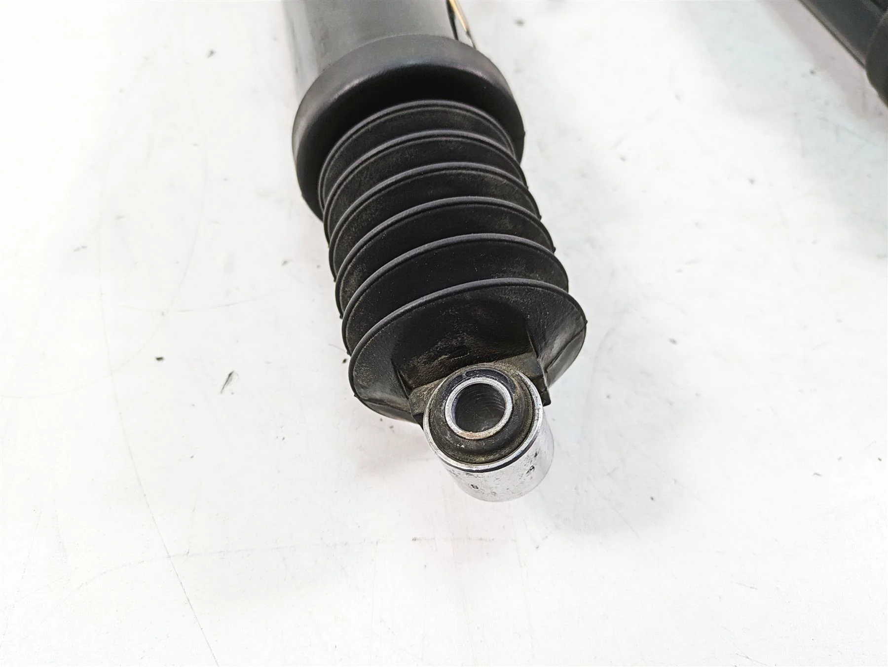 2013 Harley Touring FLHX Street Glide Rear Air Ride Shock Damper Set 54662-09 - Image 5