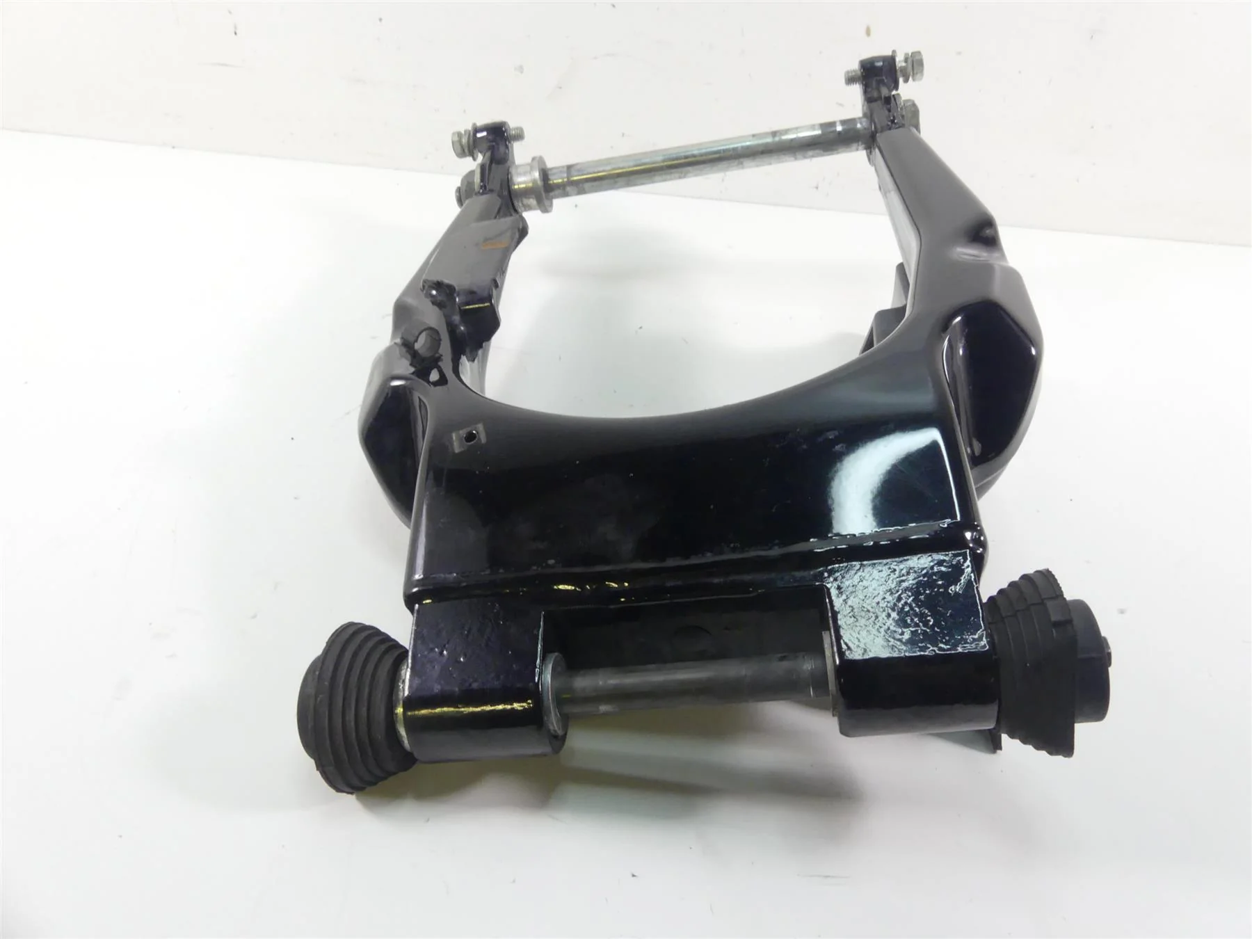 2013 Harley Touring FLHX Street Glide Rear Swing Arm Swingarm + Axle 47549-09A - Image 5