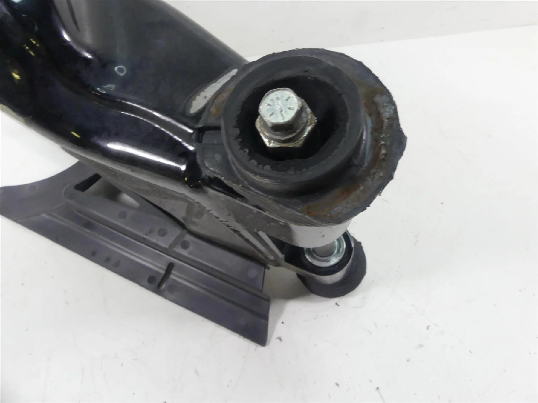 2013 Harley Touring FLHX Street Glide Rear Swingarm Swing Arm + Axle 47549-09A - Image 8