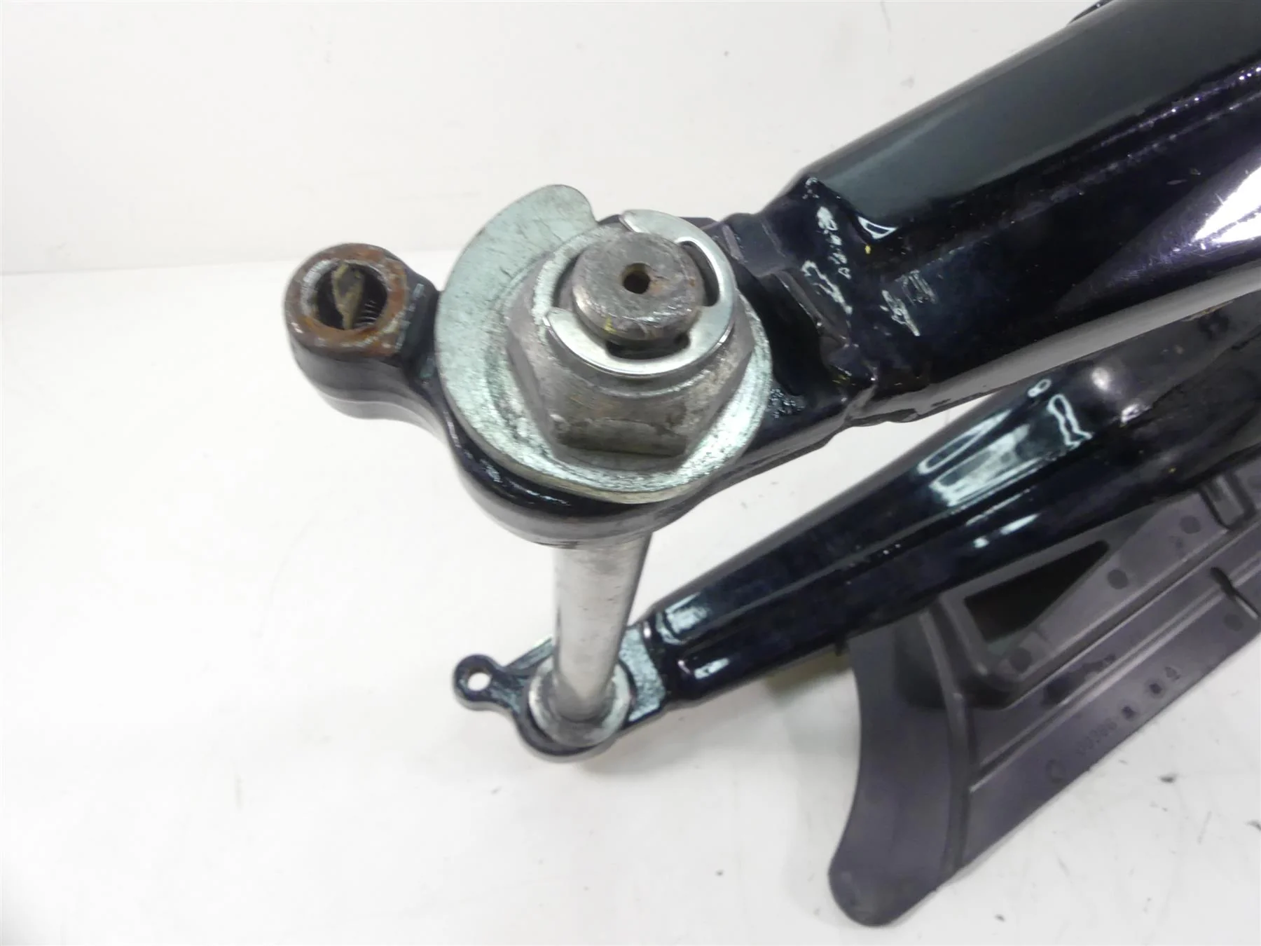 2013 Harley Touring FLHX Street Glide Rear Swingarm Swing Arm + Axle 47549-09A - Image 9