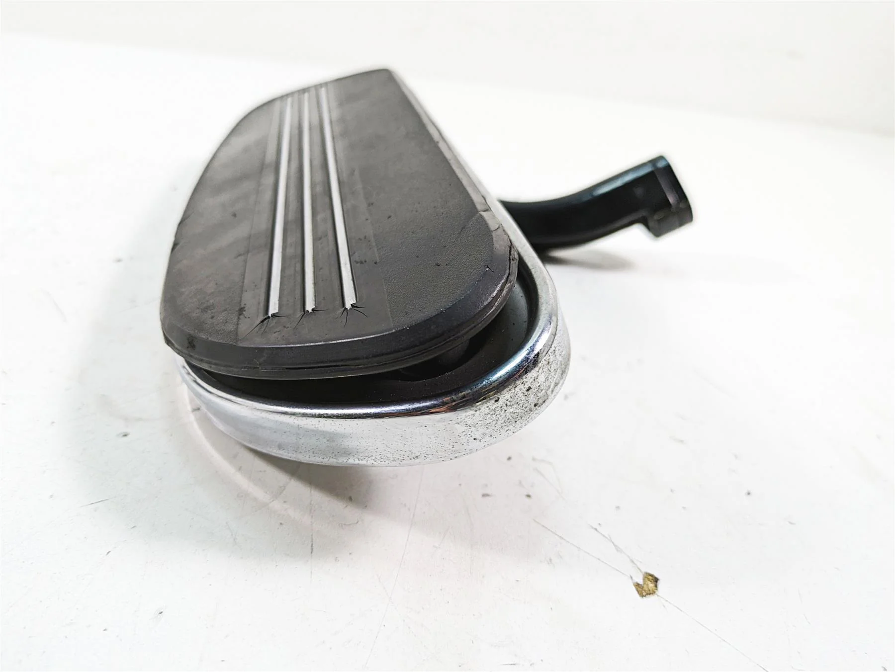 2013 Harley Touring FLHX Street Glide Right Floor Board Mount Set -Read 50683-04 - Image 11