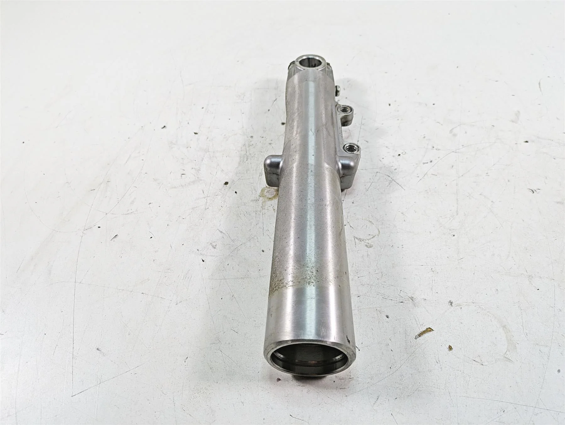 2013 Harley Touring FLHX Street Glide Right Front Fork Lower Slider 46498-00A - Image 4
