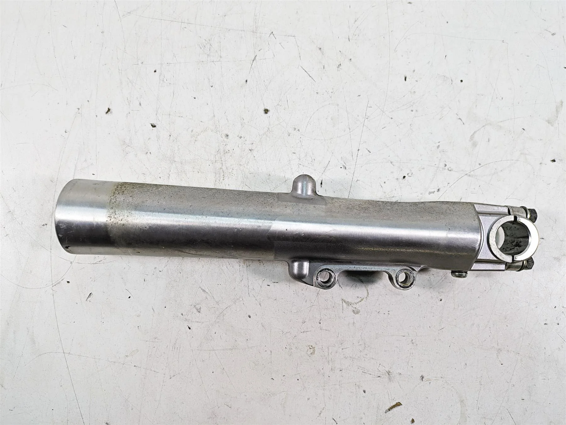 2013 Harley Touring FLHX Street Glide Right Front Fork Lower Slider 46498-00A - Image 6