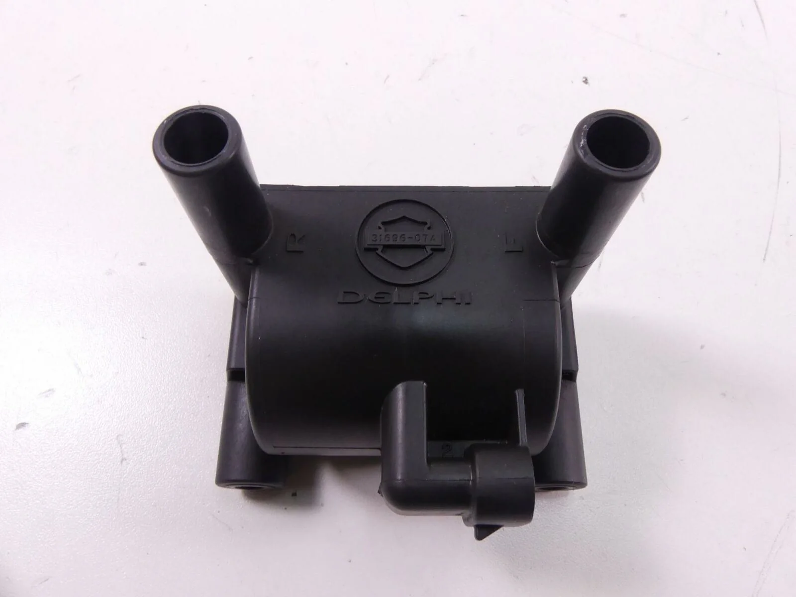 2013 Harley Touring FLTRU Road Glide Delphi Ignition Coil 28058097 - Image 4