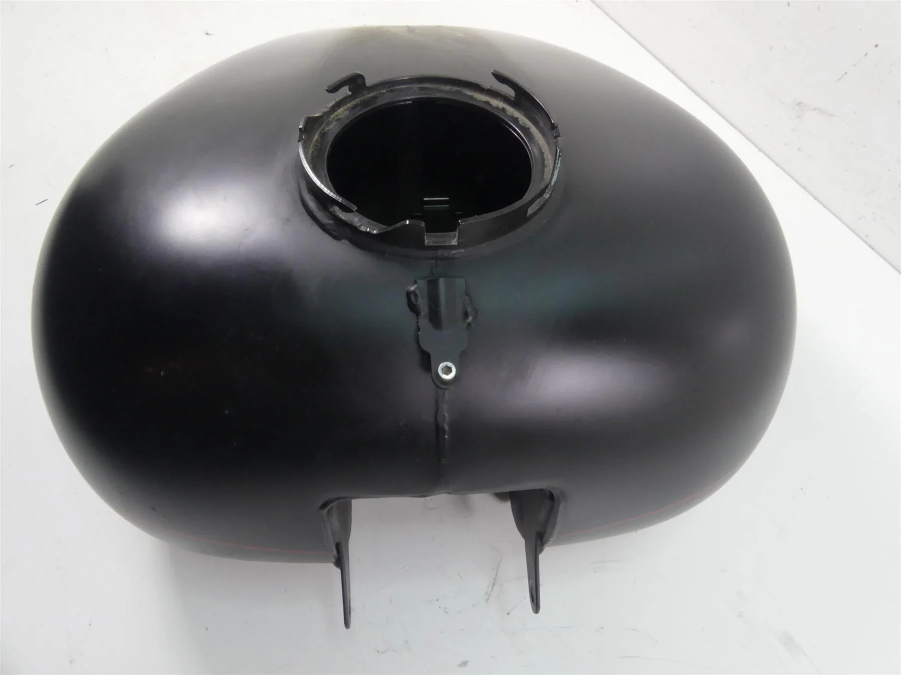 2013 Harley Touring FLTRX Road Glide Fuel Gas Petrol Tank - Read 61356-08 - Image 11