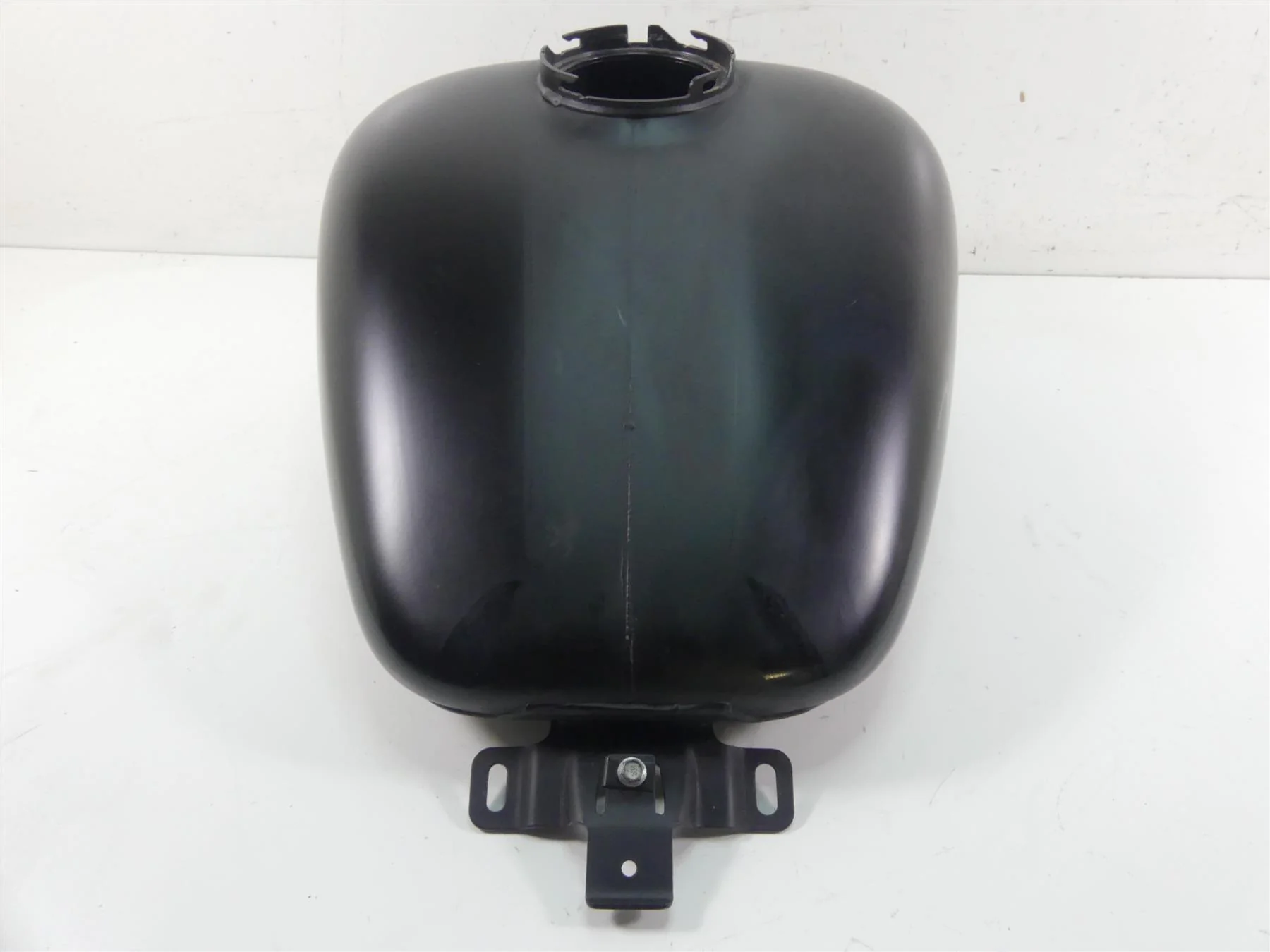2013 Harley Touring FLTRX Road Glide Fuel Gas Petrol Tank - Read 61356-08 - Image 5