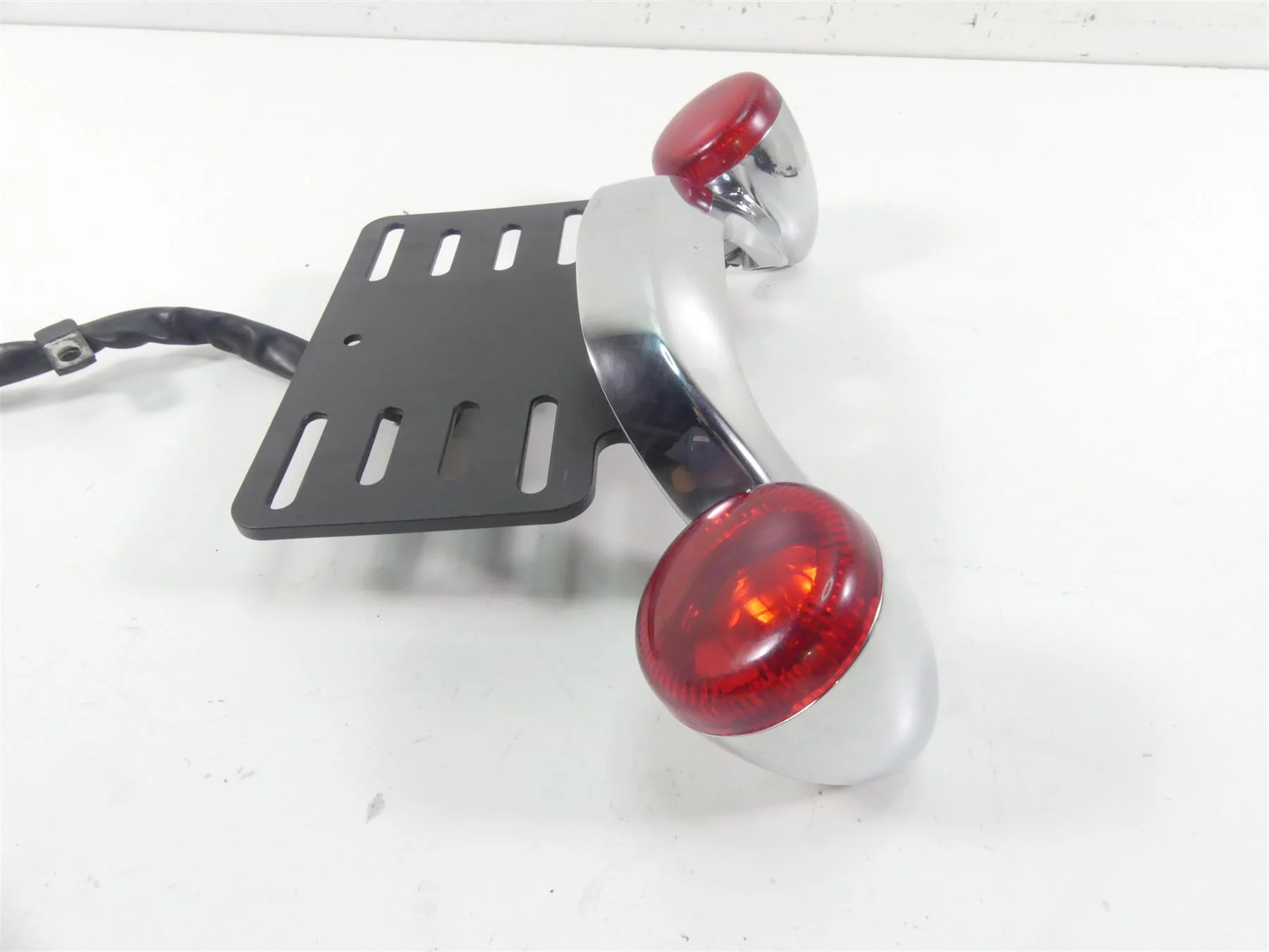 2013 Harley Touring FLTRX Road Glide Rear Turn Signal Blinker Bar 73314-10 - Image 2
