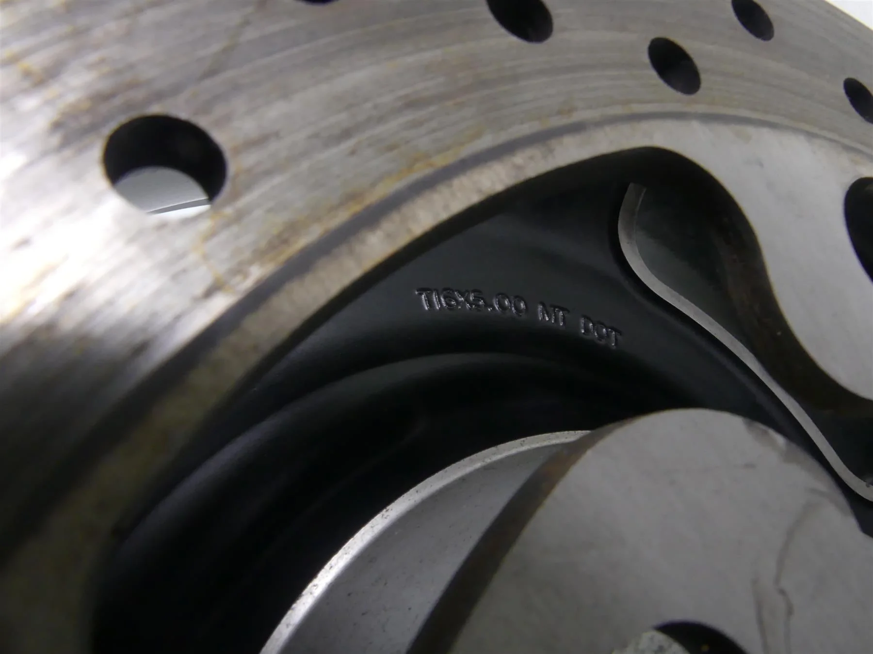 2013 Harley Touring FLTRX Road Glide Straight 16x5 Rear Wheel Rim 40900194 - Image 12