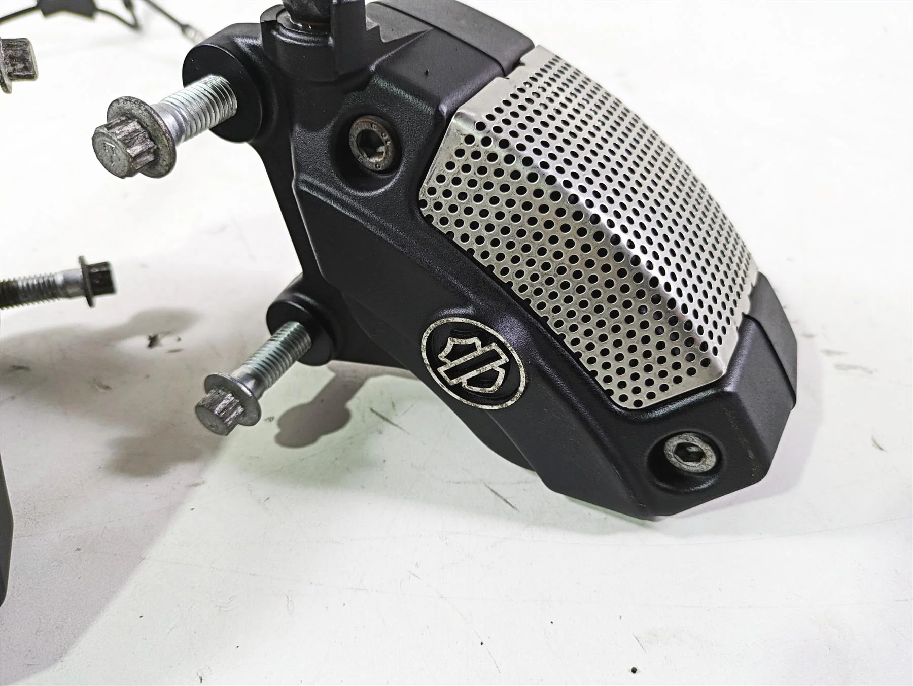 2013 Harley VRSCDX Night Rod Sp Front Brake Caliper Set & Line 44731-08 44732-08 - Image 5
