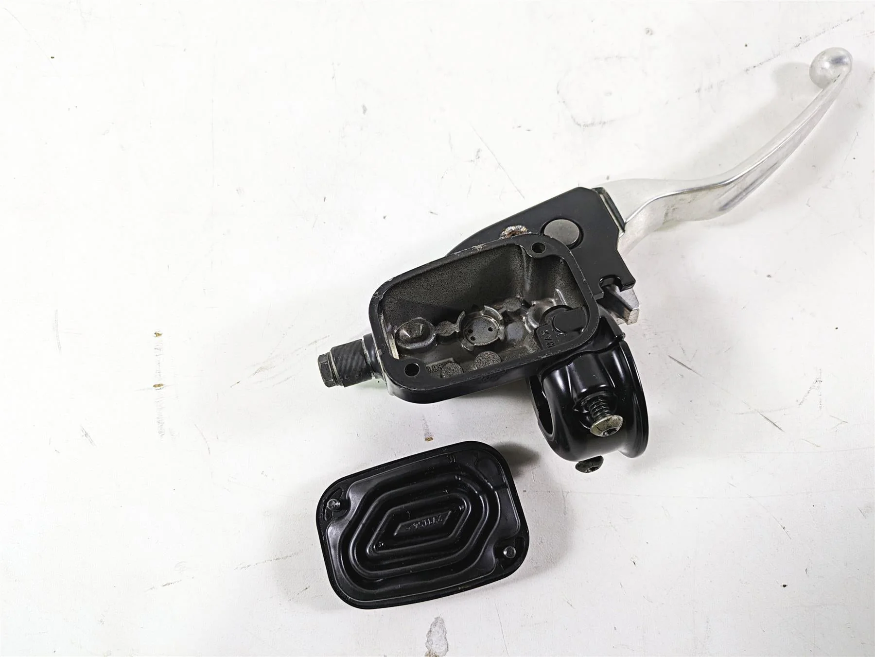 2013 Harley VRSCDX Night Rod Sp Front Brake Master Cylinder 11/16" 44551-08F - Image 12