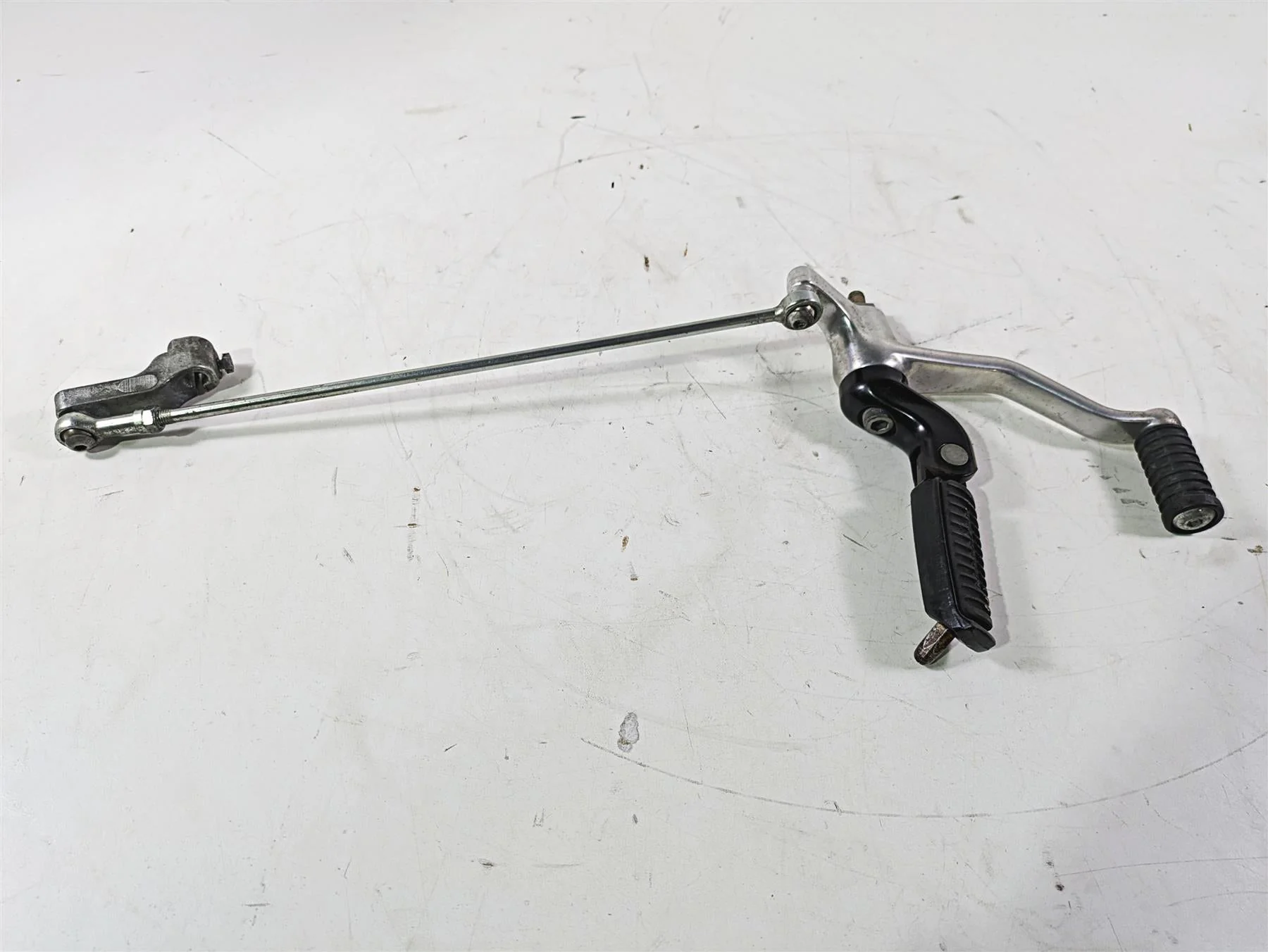 2013 Harley VRSCDX Night Rod Sp Left Front Footpeg & Shifter Parts 33757-01A - Image 9