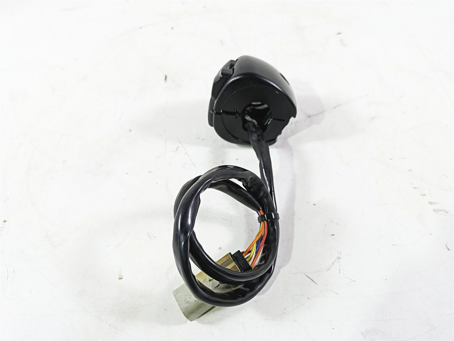 2013 Harley VRSCDX Night Rod Sp Left Hand Light Control Switch 71682-06A - Image 2