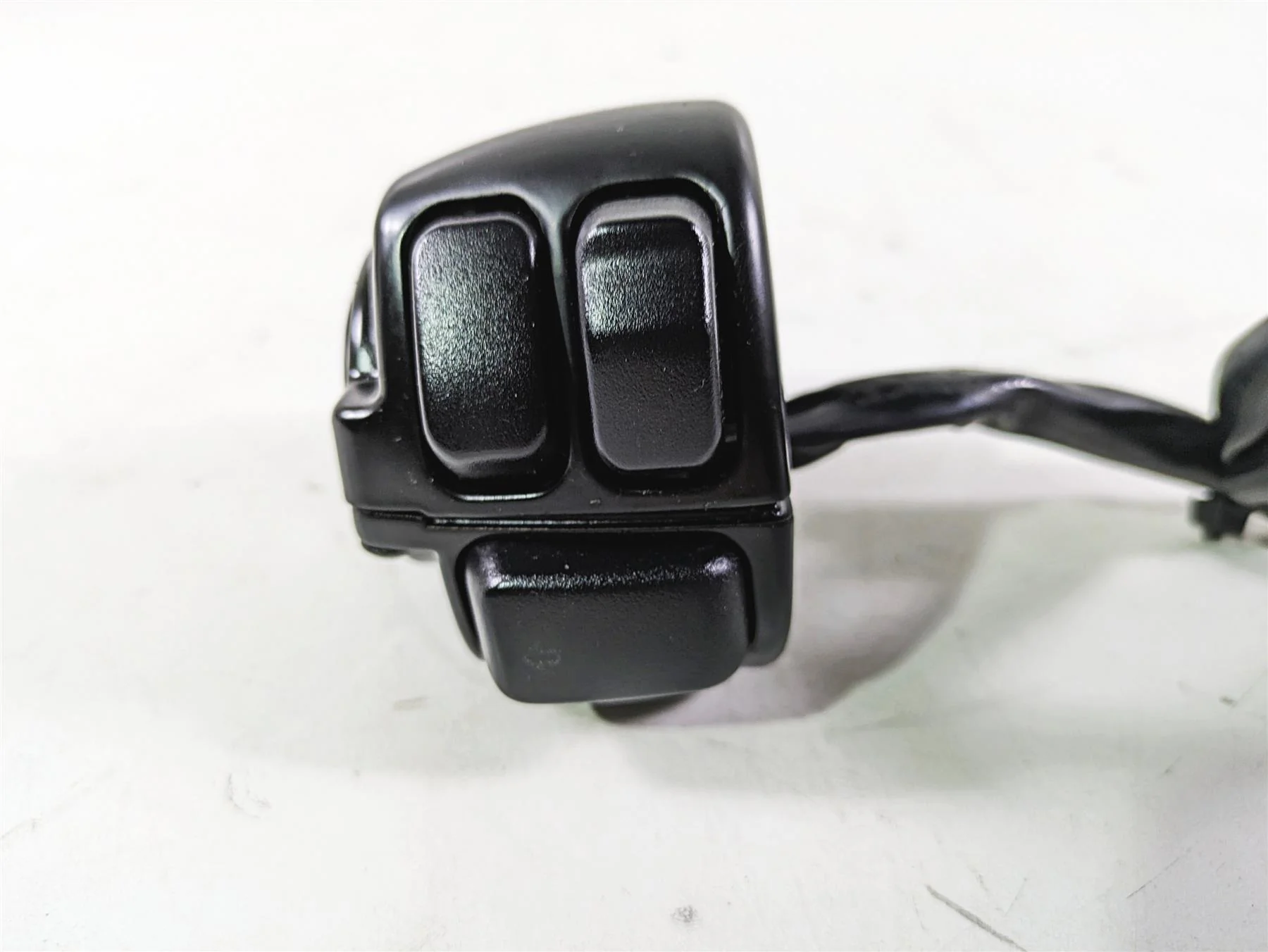 2013 Harley VRSCDX Night Rod Sp Left Hand Light Control Switch 71682-06A - Image 8