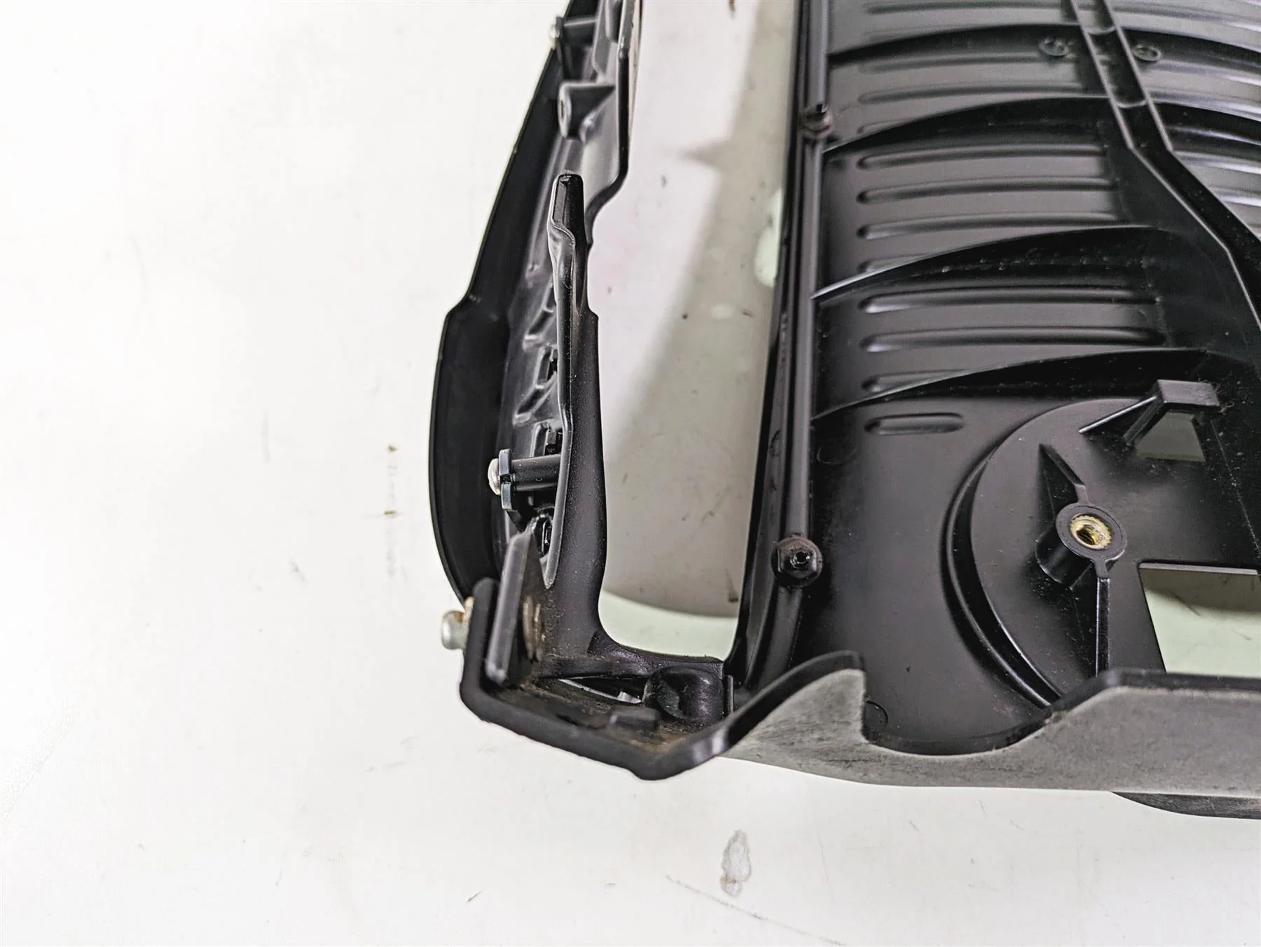 2013 Harley VRSCDX Night Rod Sp Radiator Center Cover Fairing 26813-08A 26788-08 - Image 9