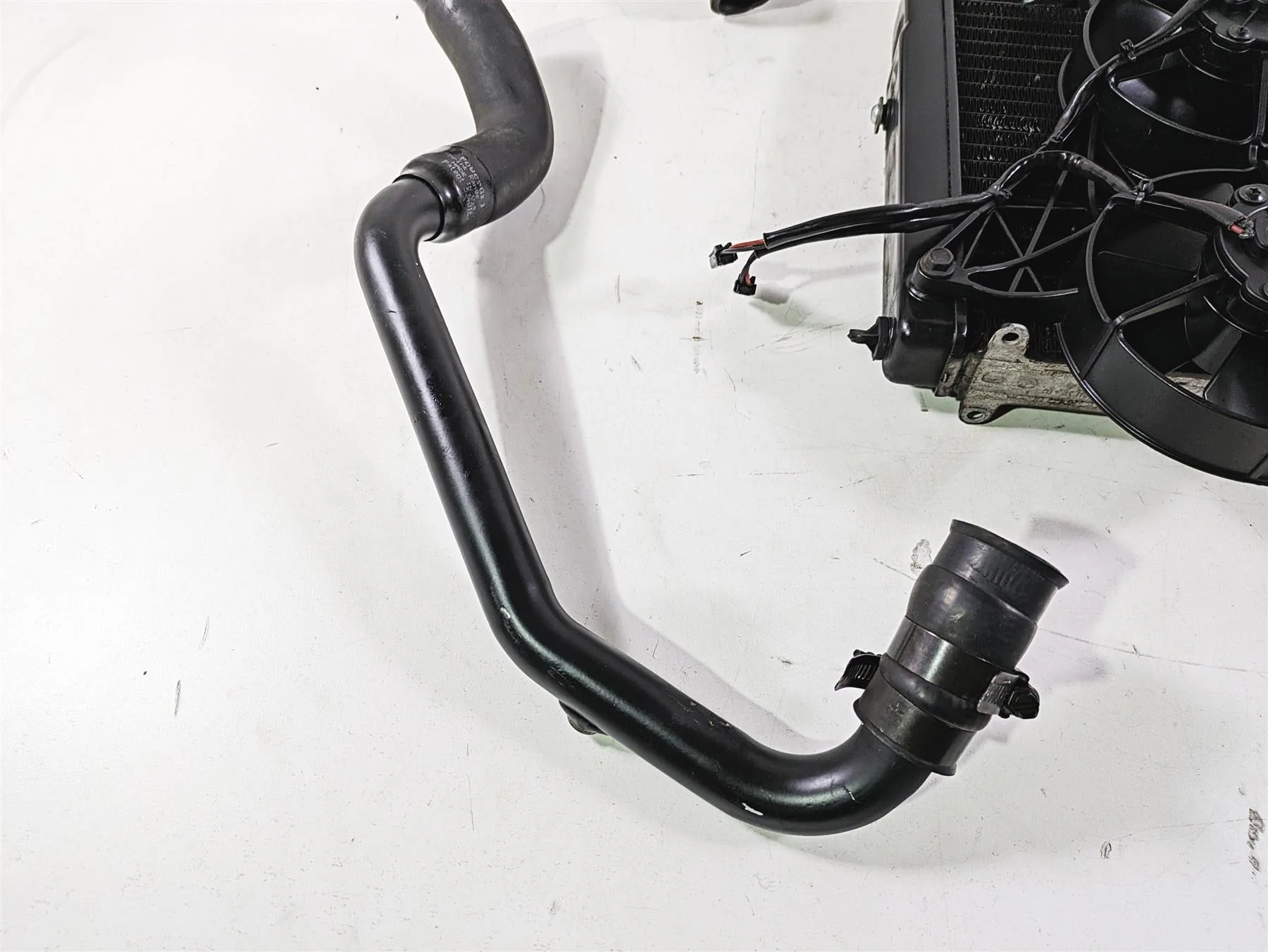 2013 Harley VRSCDX Night Rod Sp Radiator Fans Reservoir Hoses 26722-04 - Image 6