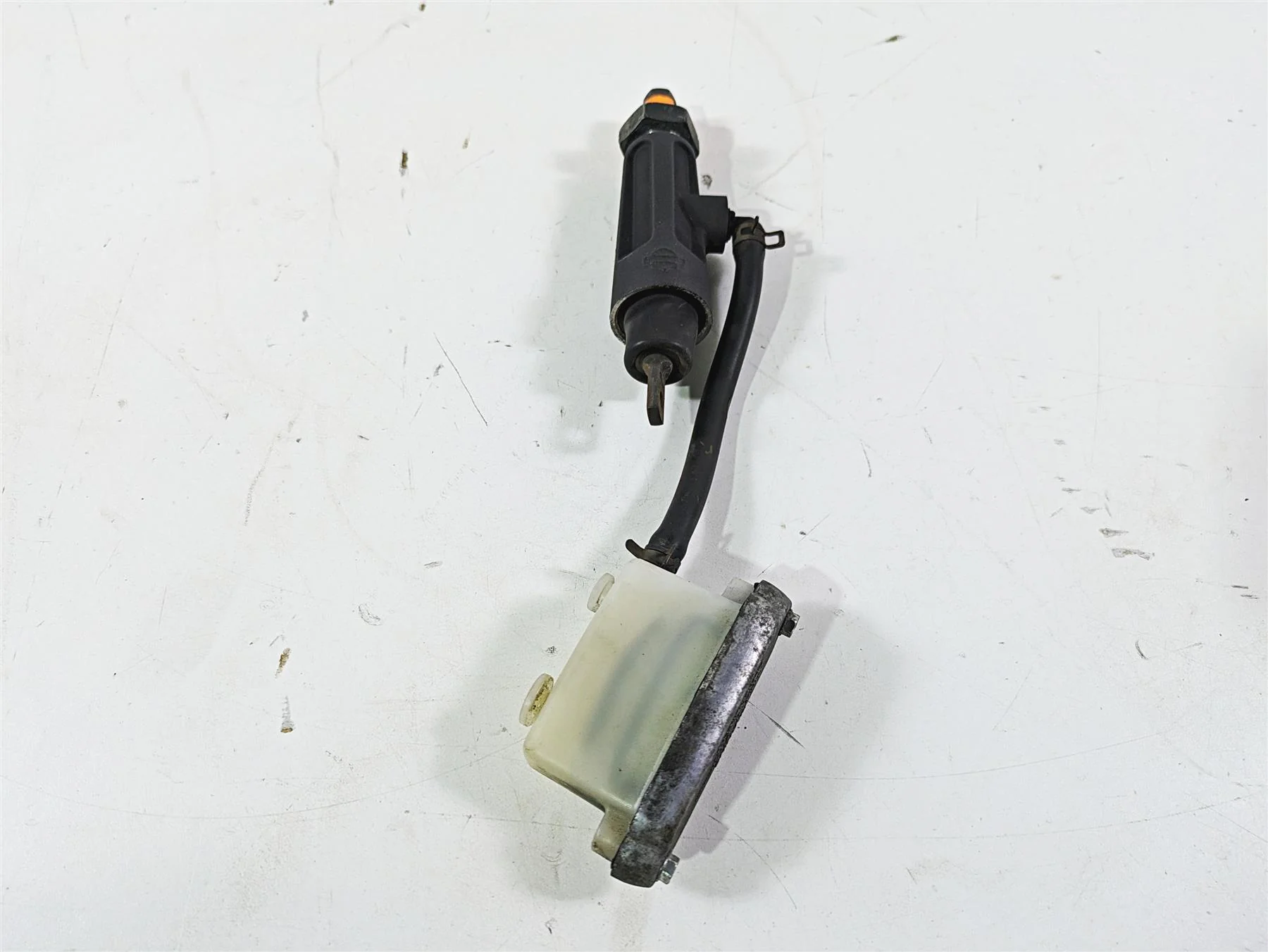 2013 Harley VRSCDX Night Rod Sp Rear Brake Master Cylinder 44740-06A - Image 2