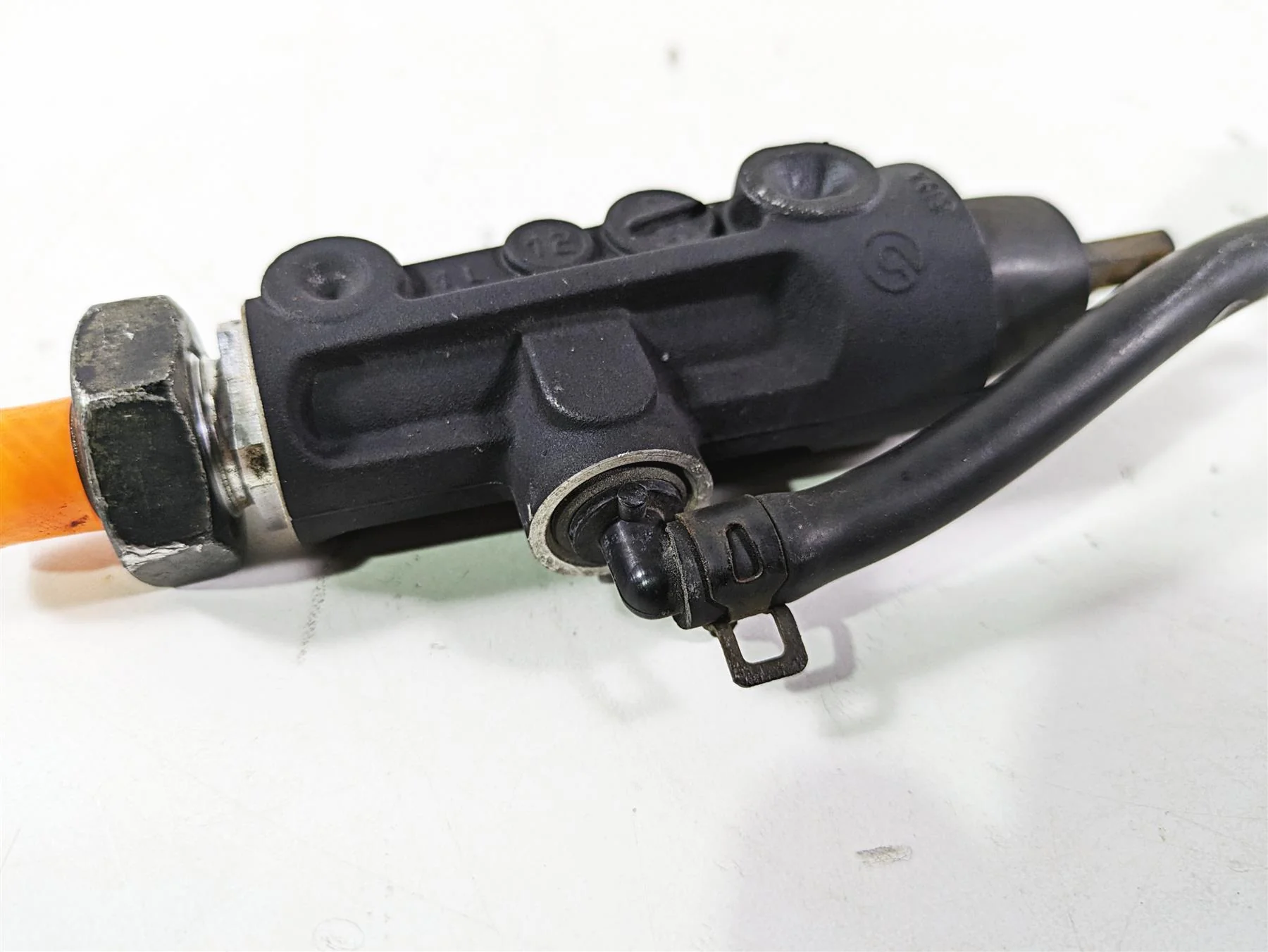 2013 Harley VRSCDX Night Rod Sp Rear Brake Master Cylinder 44740-06A - Image 9