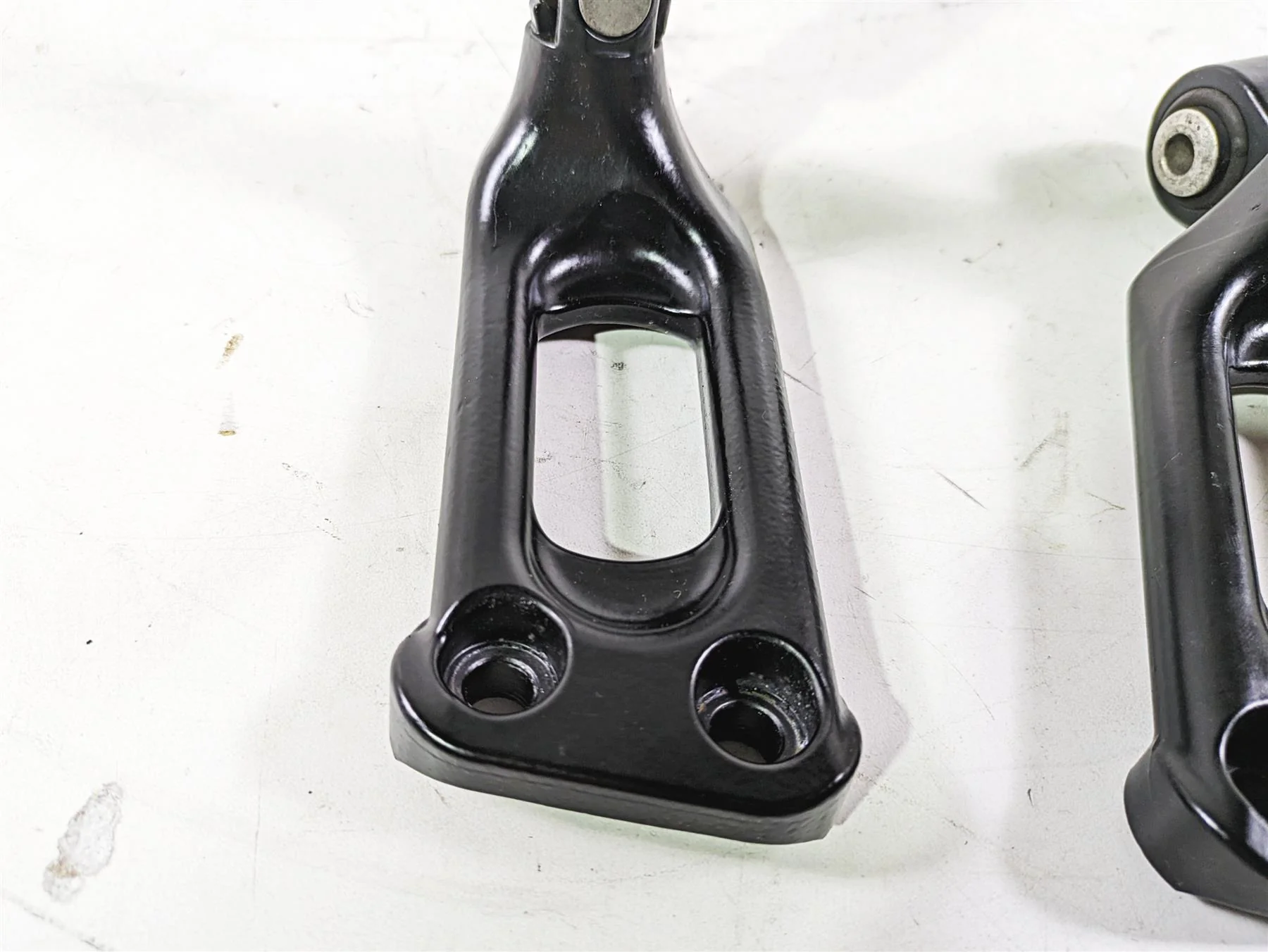2013 Harley VRSCDX Night Rod Sp Rear Passenger Footpeg Set L 51723-07 R 51722-07 - Image 7
