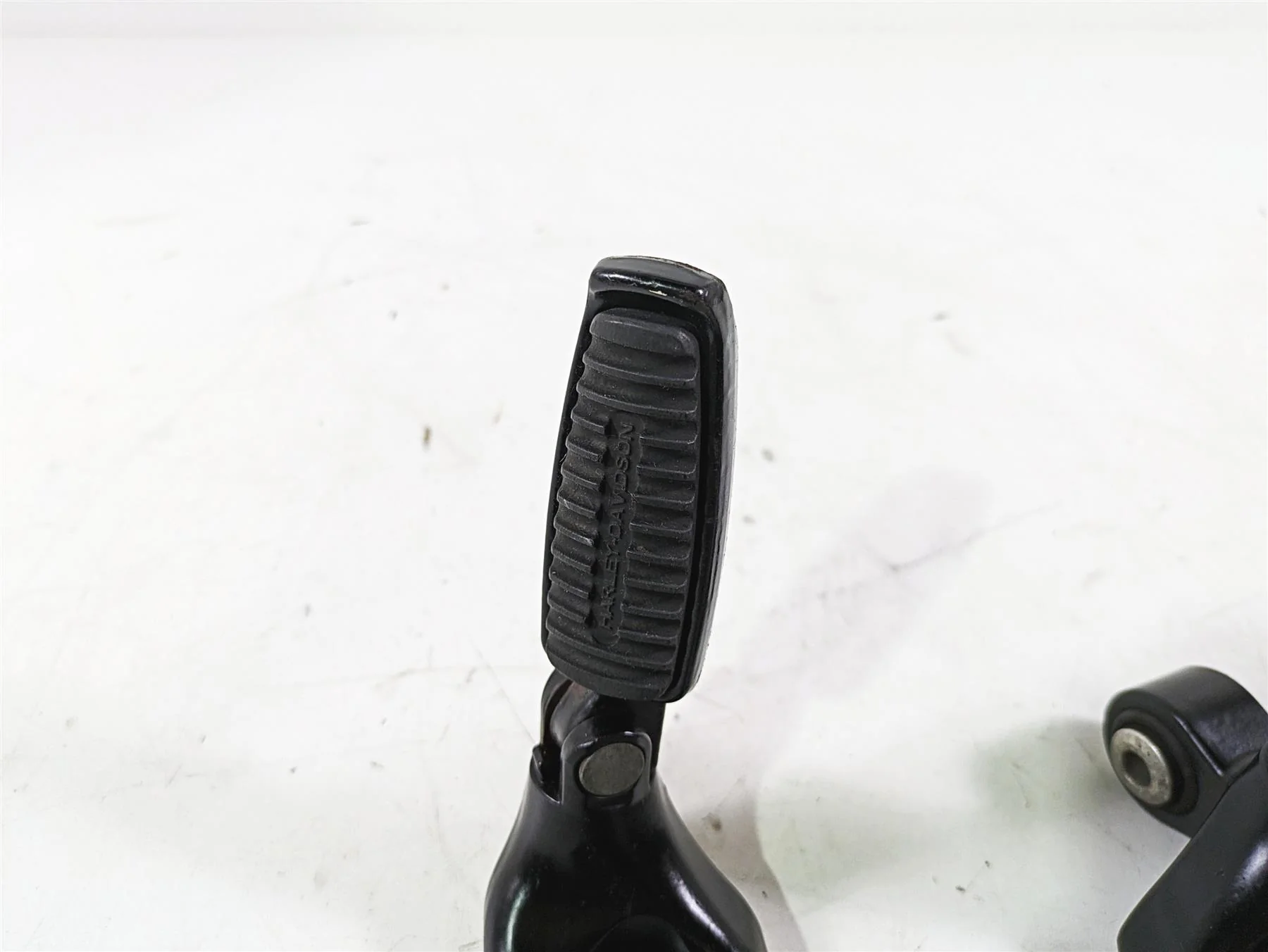 2013 Harley VRSCDX Night Rod Sp Rear Passenger Footpeg Set L 51723-07 R 51722-07 - Image 8