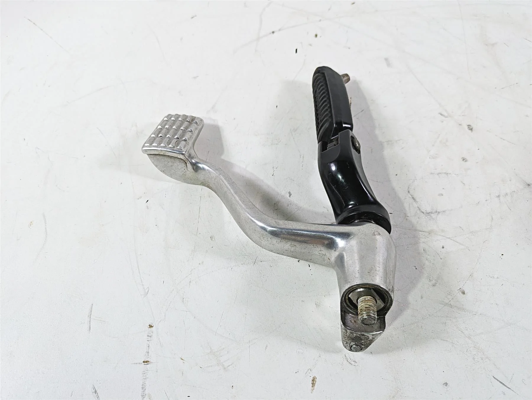 2013 Harley VRSCDX Night Rod Sp Right Front Footpeg Brake Ped 54046-12 44738-06 - Image 4