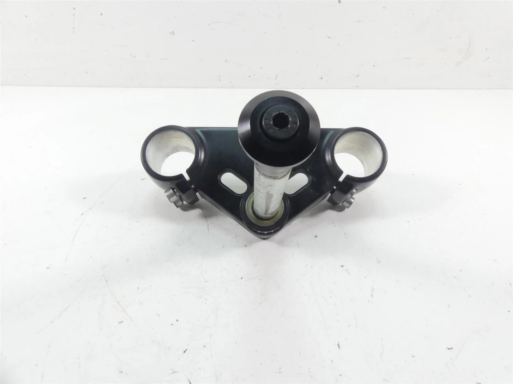 2013 Harley VRSCDX Night Rod Special Lower Triple Tree Steering Clamp 45900019 - Image 9