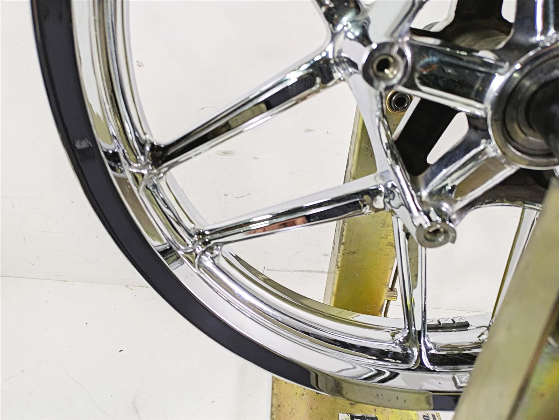 2013 Harley VRSCF Muscle Rod 19x3 Chrome Front Wheel Rim - Dent 43300079 - Image 11
