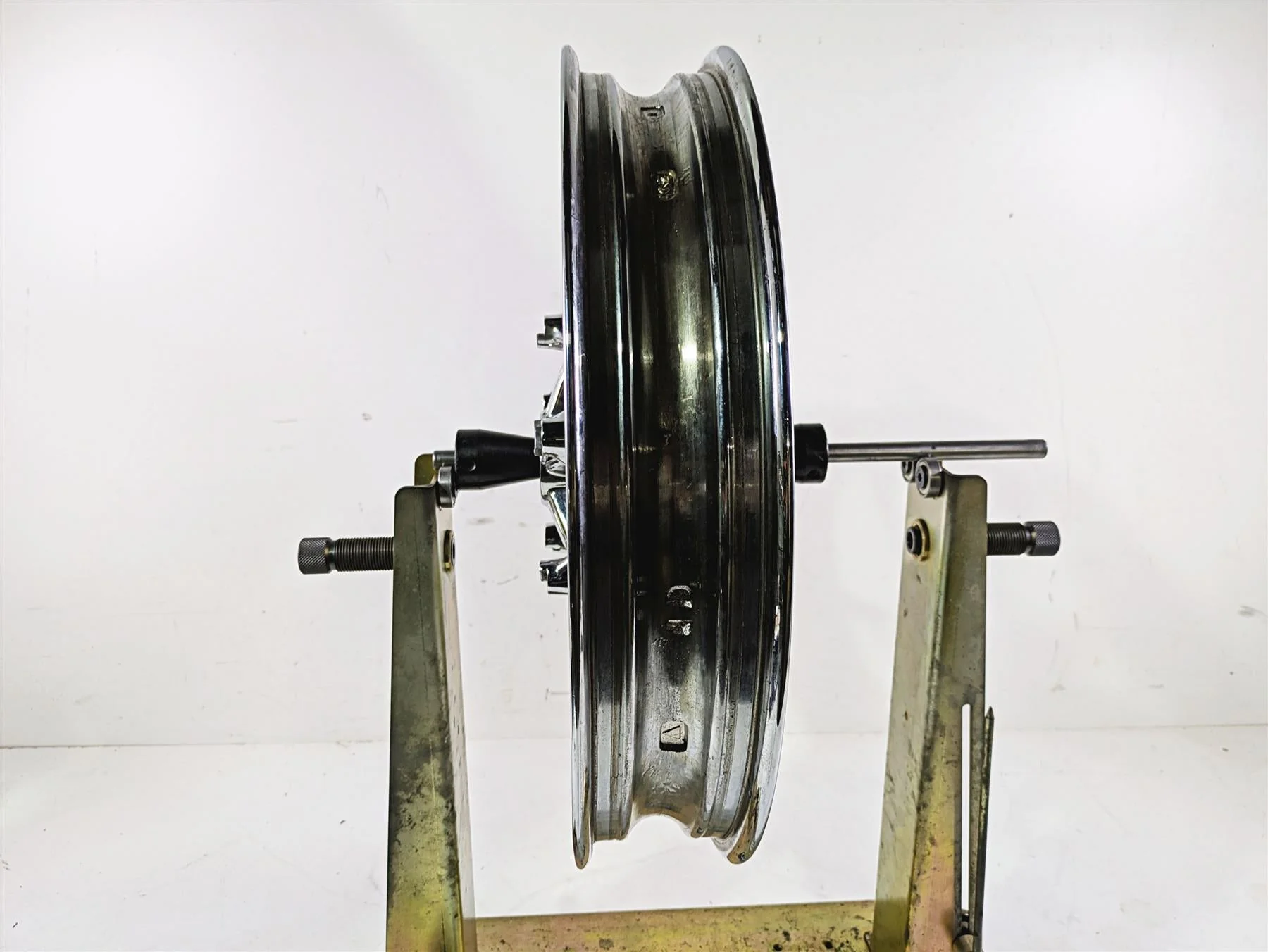 2013 Harley VRSCF Muscle Rod 19x3 Chrome Front Wheel Rim - Dent 43300079 - Image 4