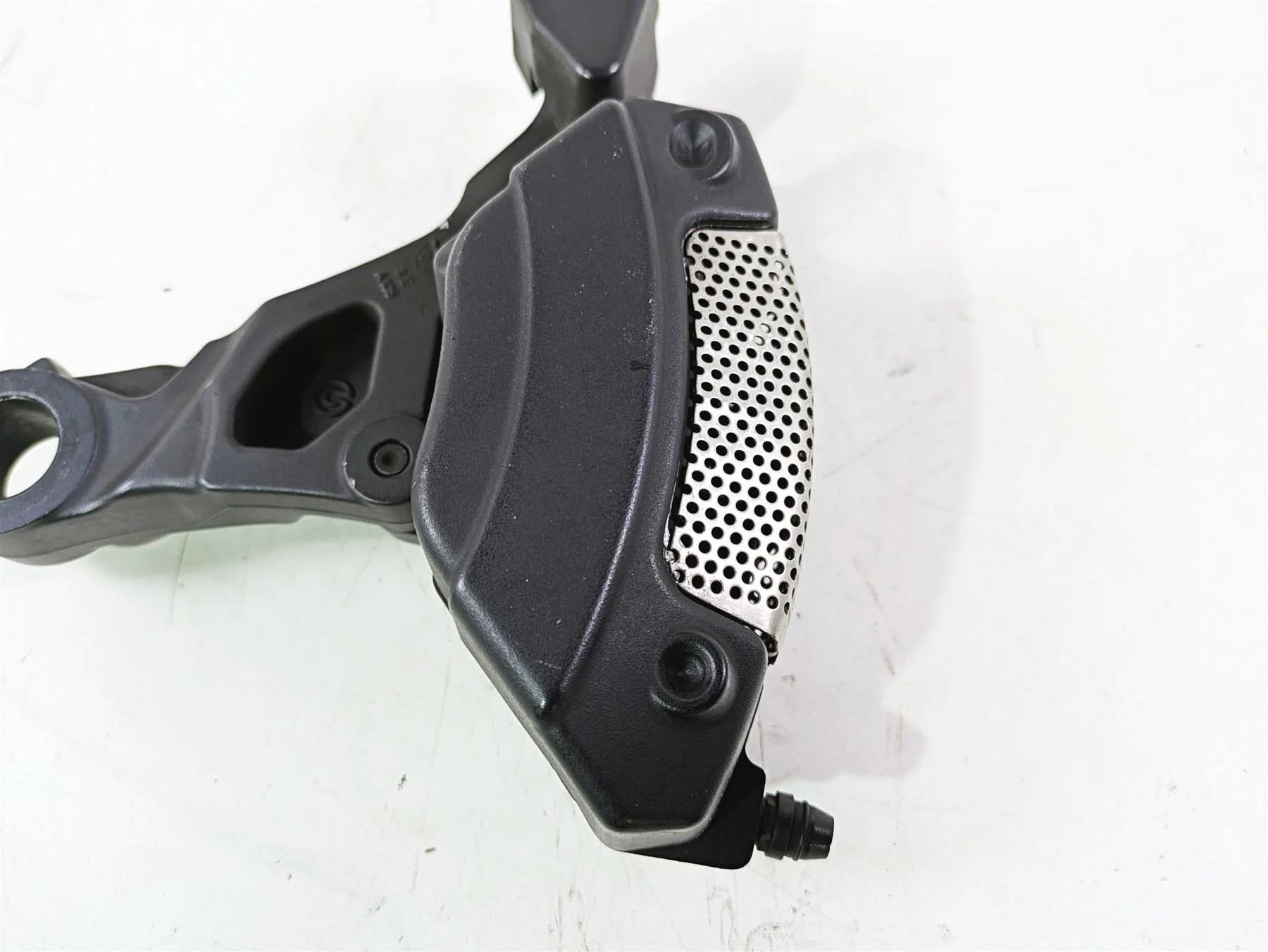 2013 Harley VRSCF Muscle Rod Brembo Rear Brake Caliper + Bracket 43050-08 - Image 12