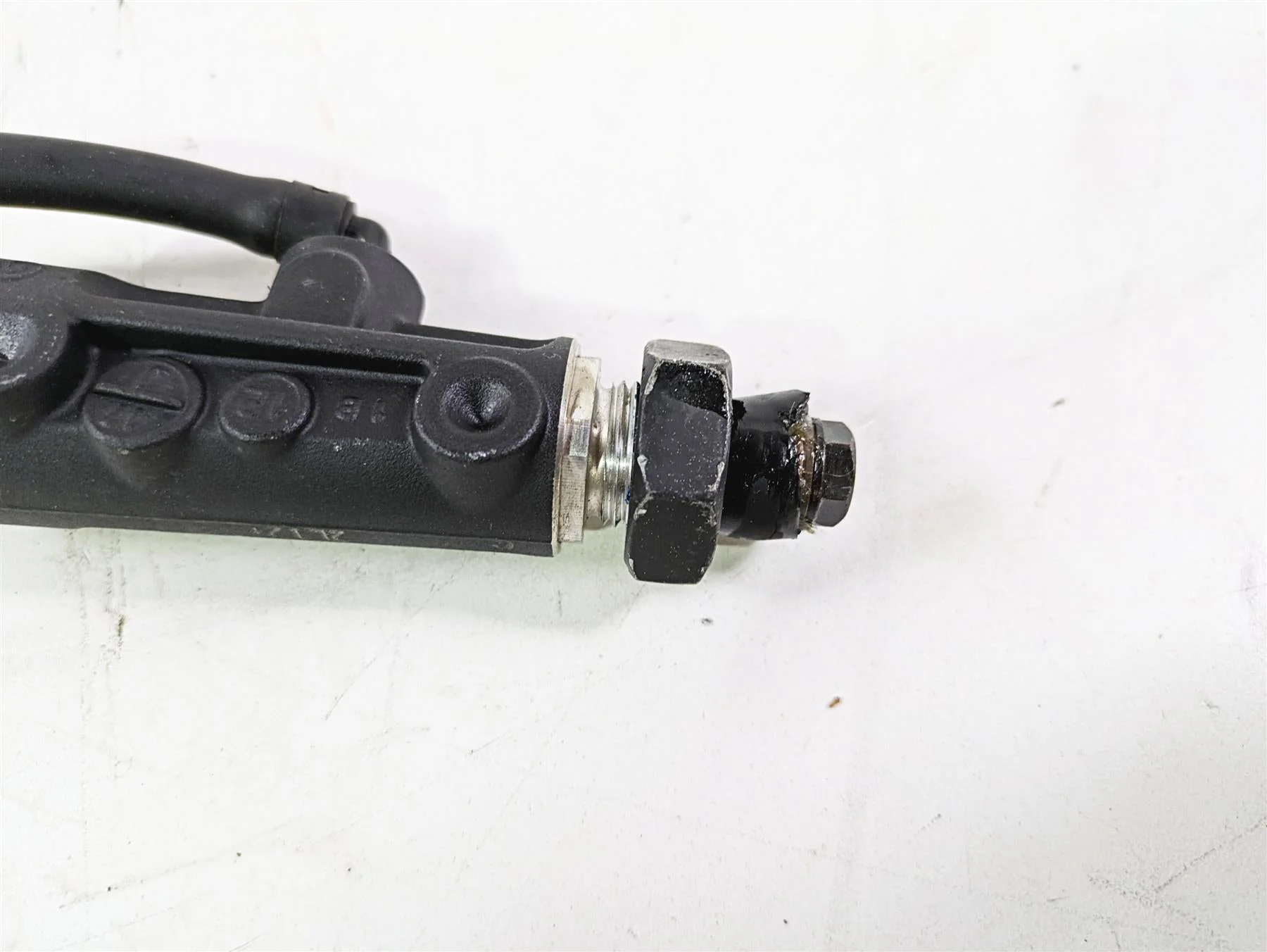 2013 Harley VRSCF Muscle Rod Brembo Rear Brake Master Cylinder 44740-06A - Image 10